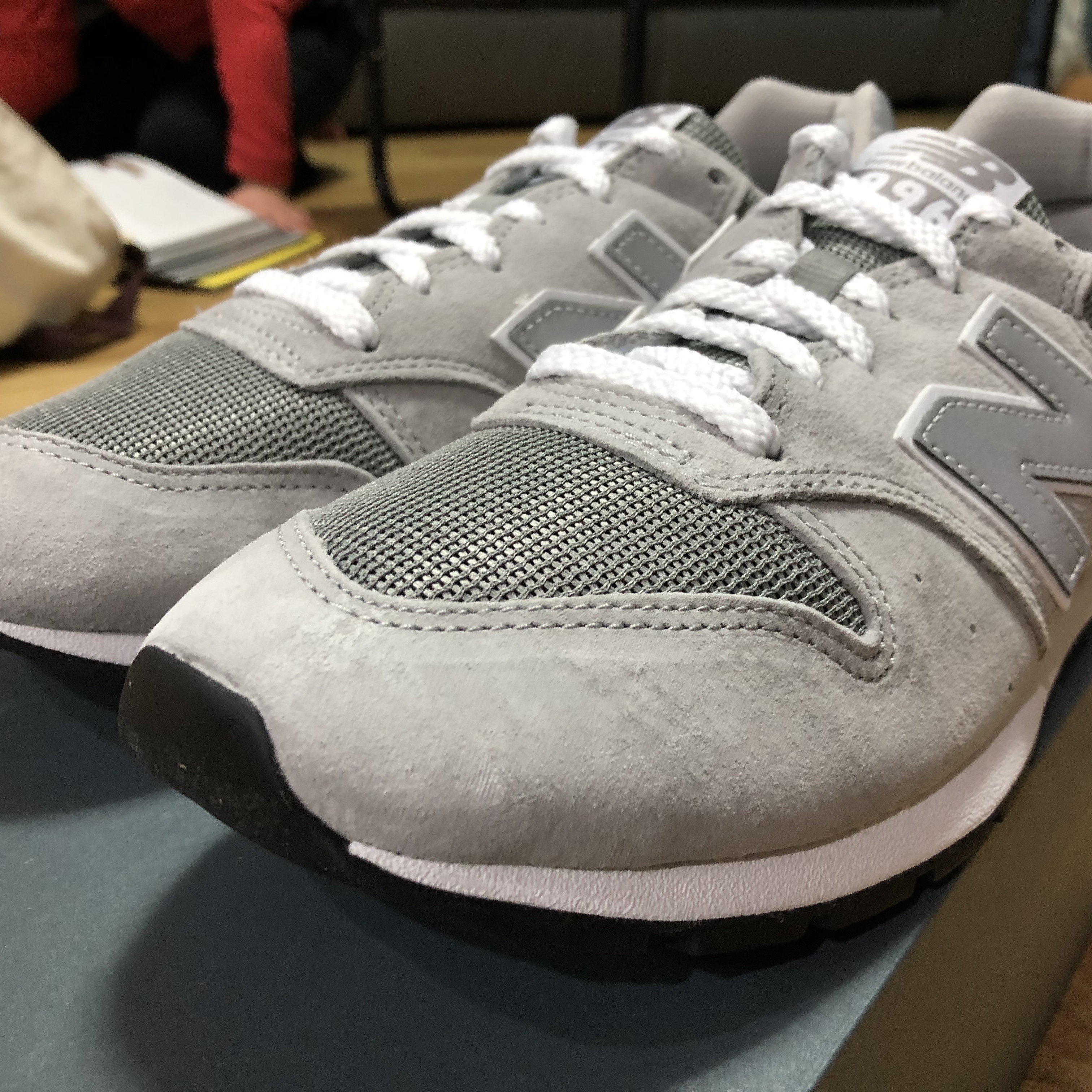 New Balance 996 Grey 착용 스타일 - 1