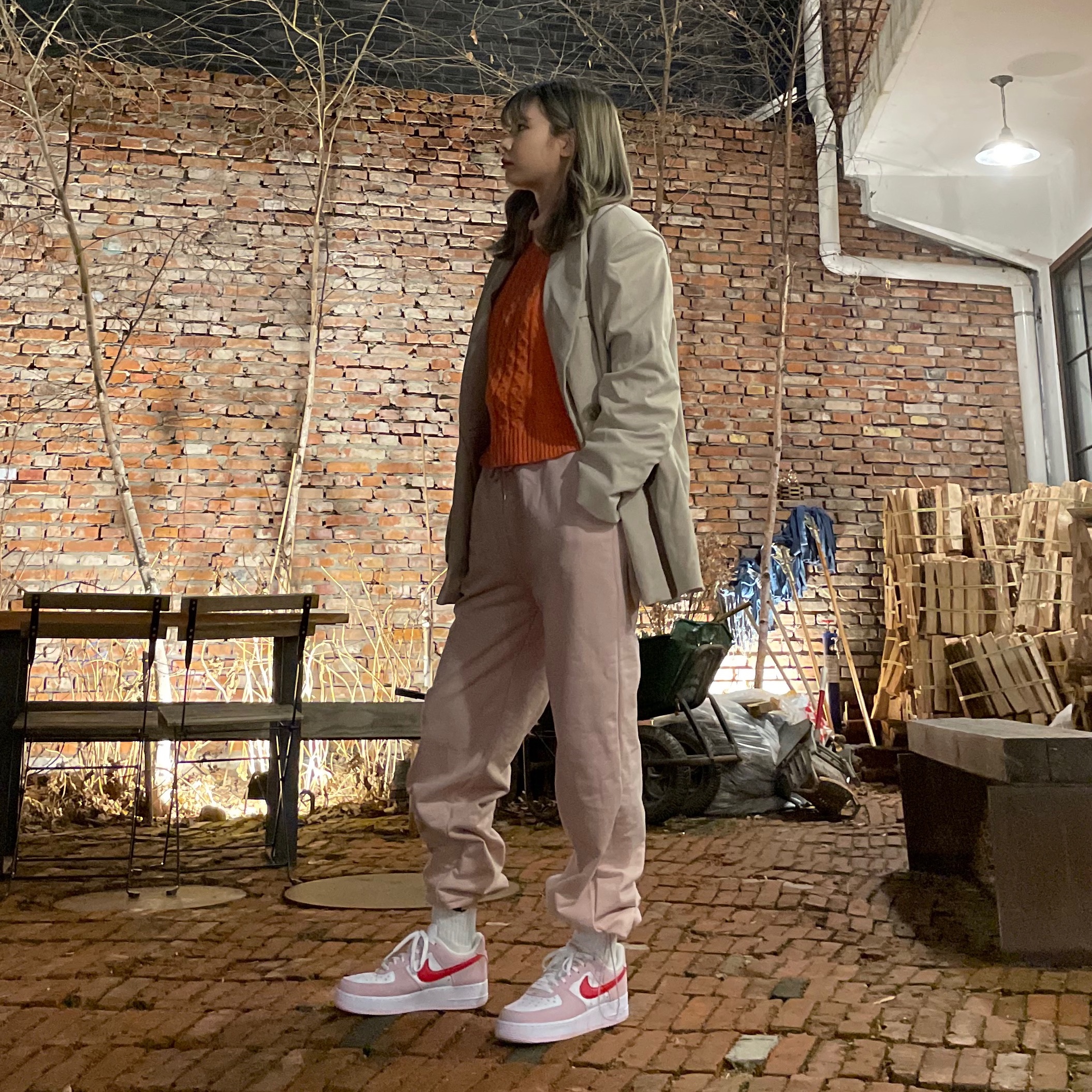 Nike Air Force 1 '07 QS Valentine's Day 착용 스타일 - 1