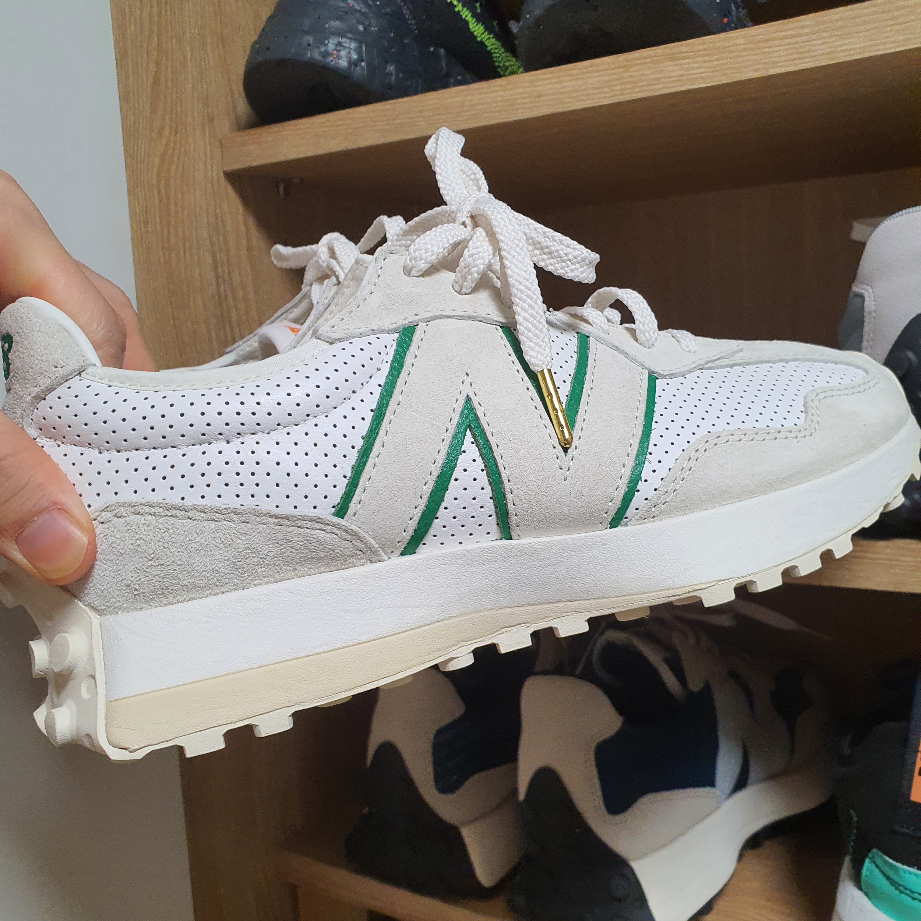 New Balance x Casablanca 327 Idealist Off White Green 착용 스타일