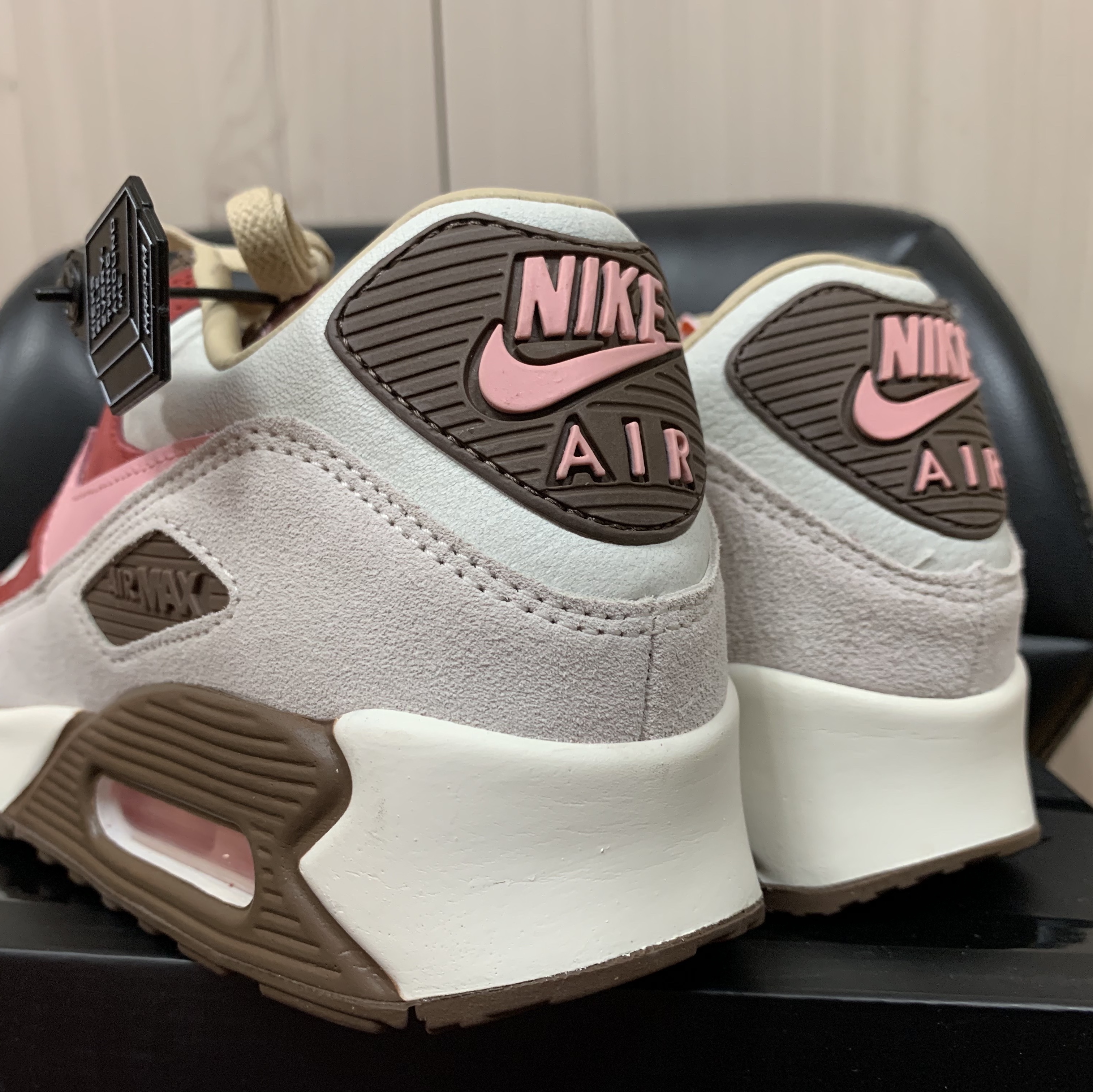 Nike Air Max 90 NRG Bacon 착용 스타일 - 2