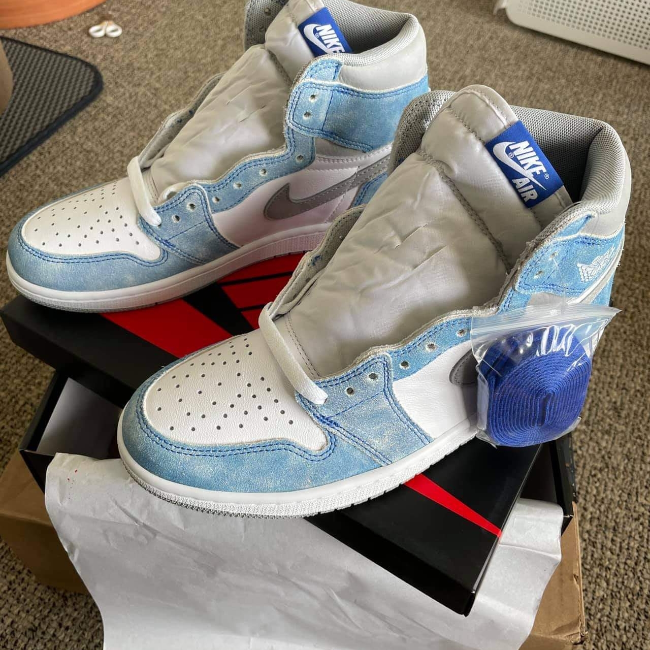 Jordan 1 Retro High OG Hyper Royal, (GS) Jordan 1 Retro High OG Hyper Royal 착용 스타일 - 2