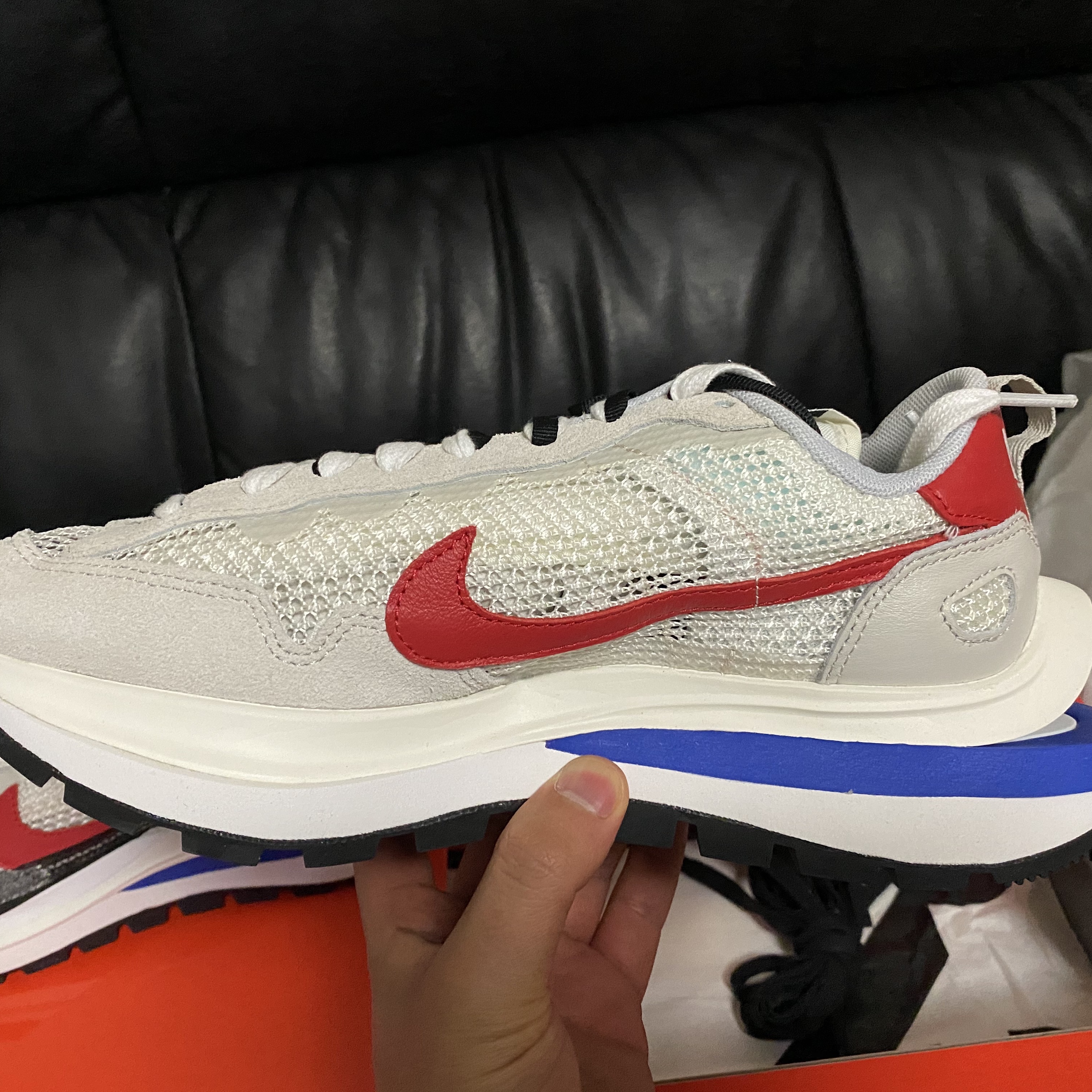 Nike x Sacai VaporWaffle Royal Fuchsia 착용 스타일 - 2