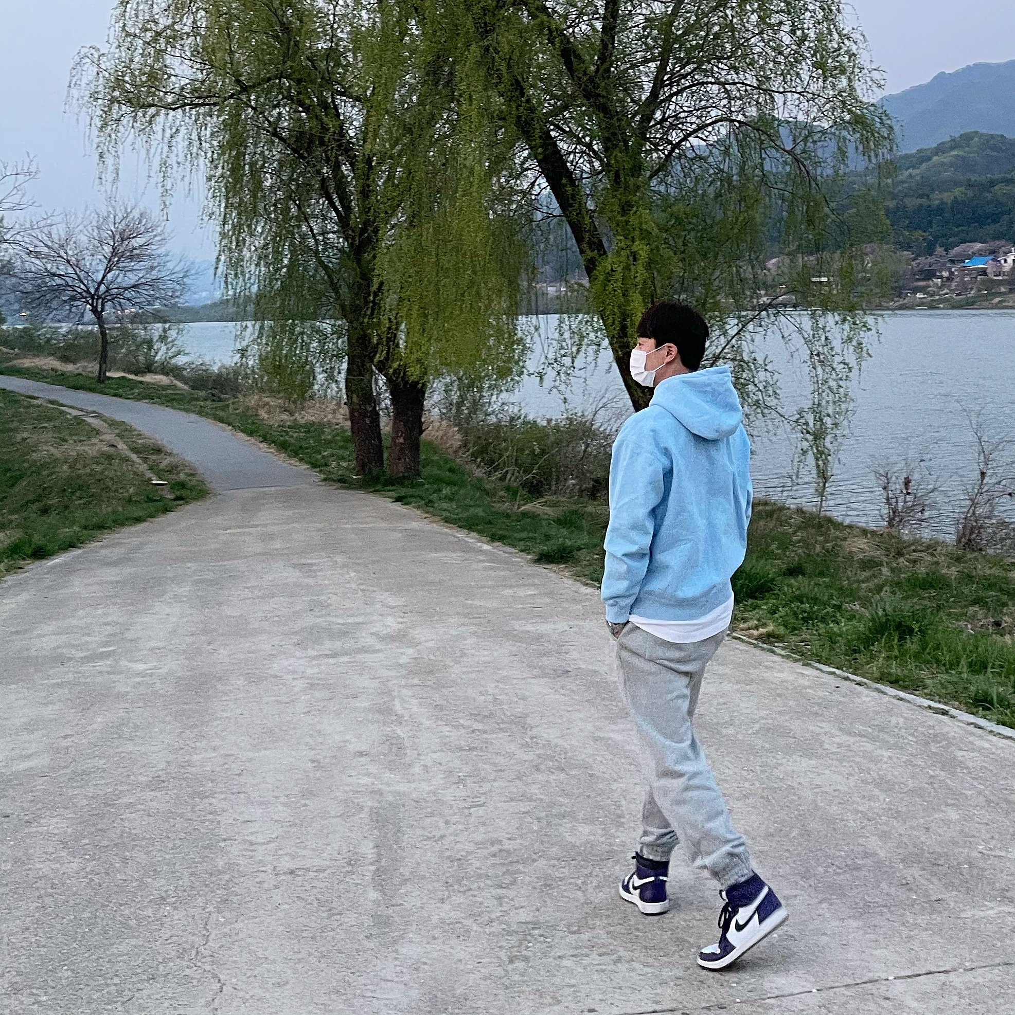 Jordan 1 Retro High OG Court Purple 2020, Nike M NRG Hoodie Psychic Blue 착용 스타일