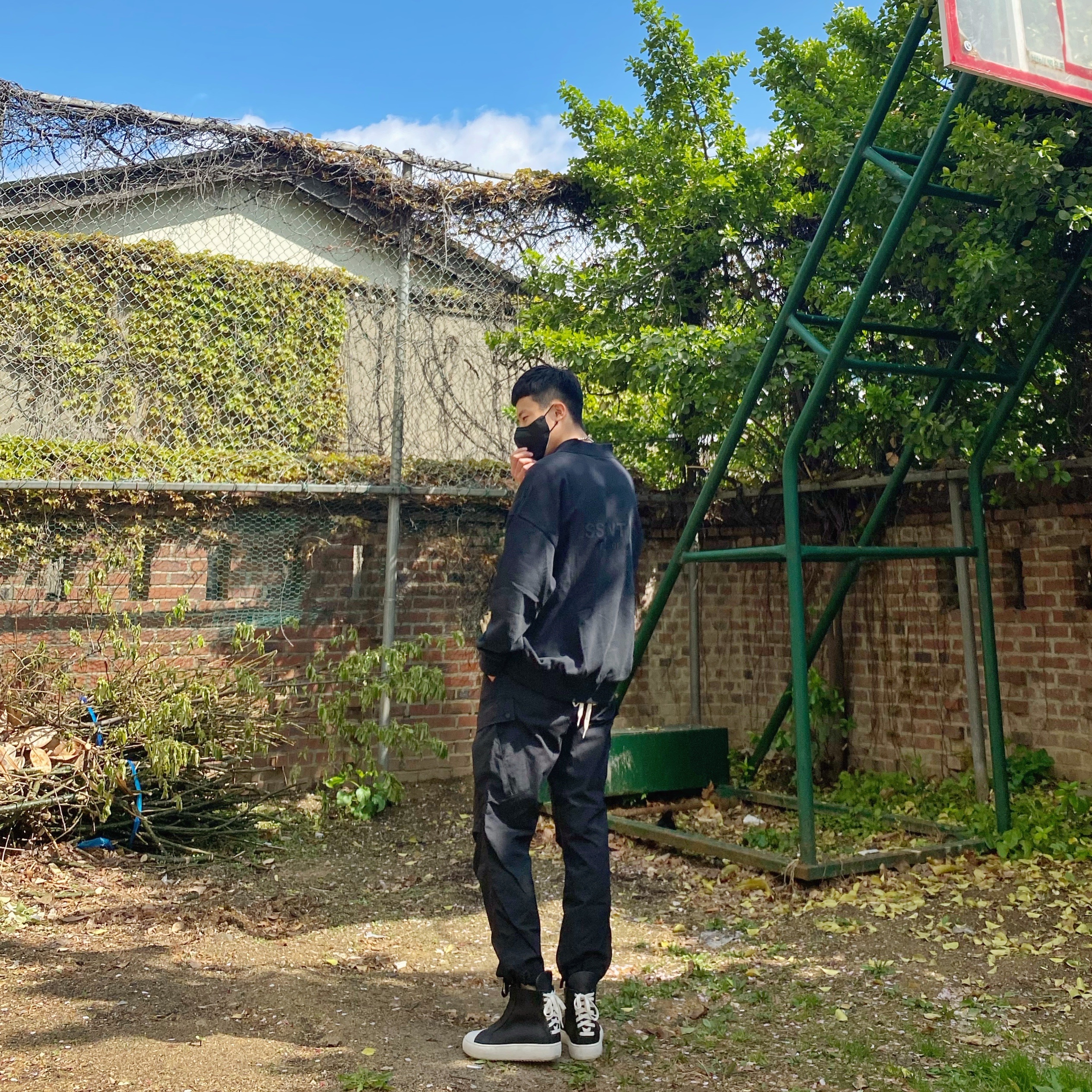 Essentials Long Sleeve Boxy Polo Black - 20FW 착용 스타일