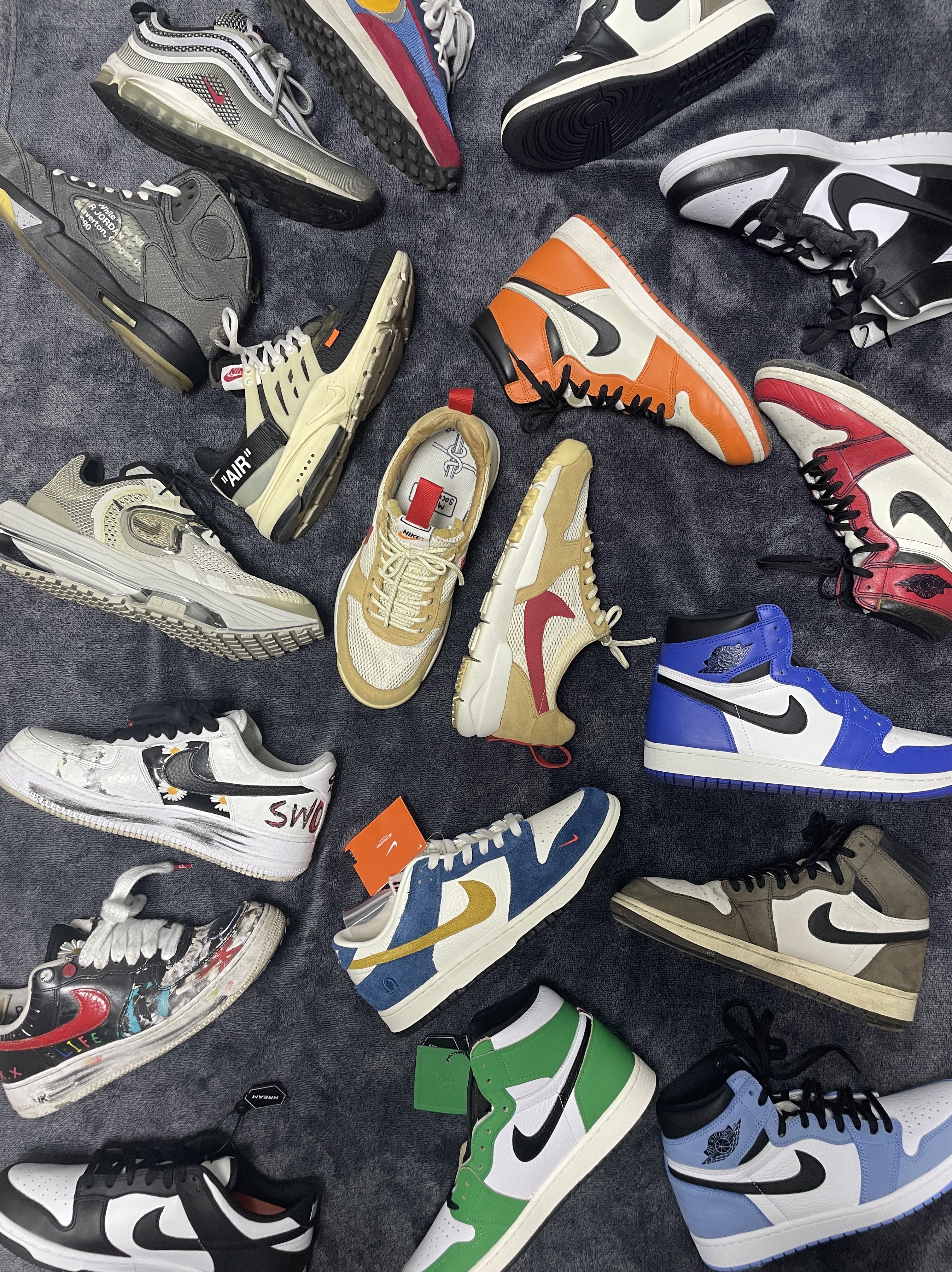 Nike x Kasina Dunk Low 80's Bus, Nike x Ambush Dunk High Black μ°©μ© μ€νμΌ