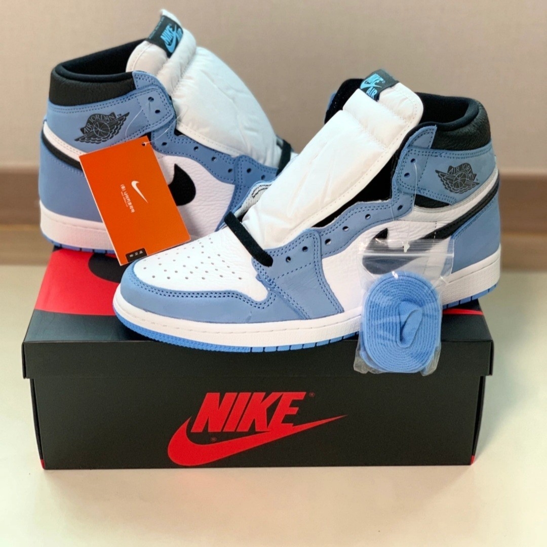 Jordan 1 Retro High OG University Blue 착용 스타일