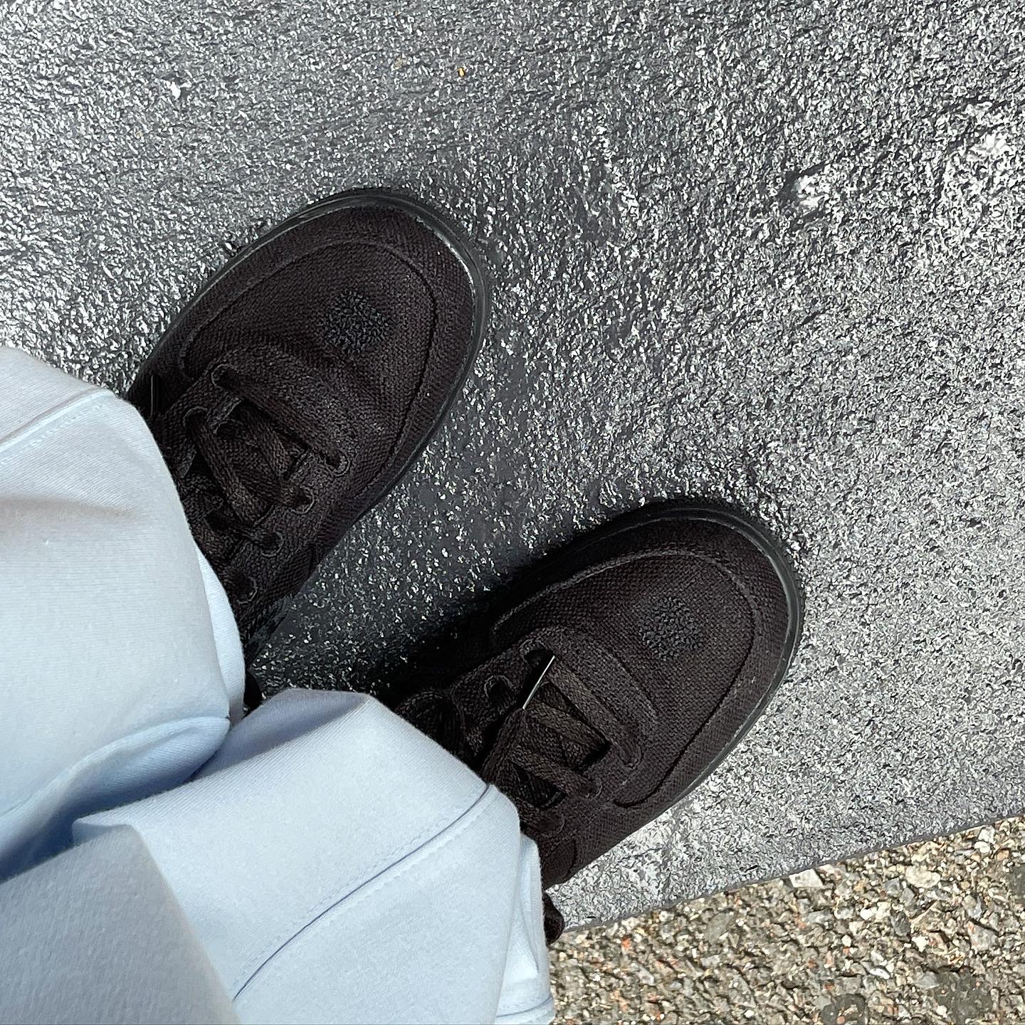 Nike x Stussy Air Force 1 Low Triple Black 착용 스타일 - 3