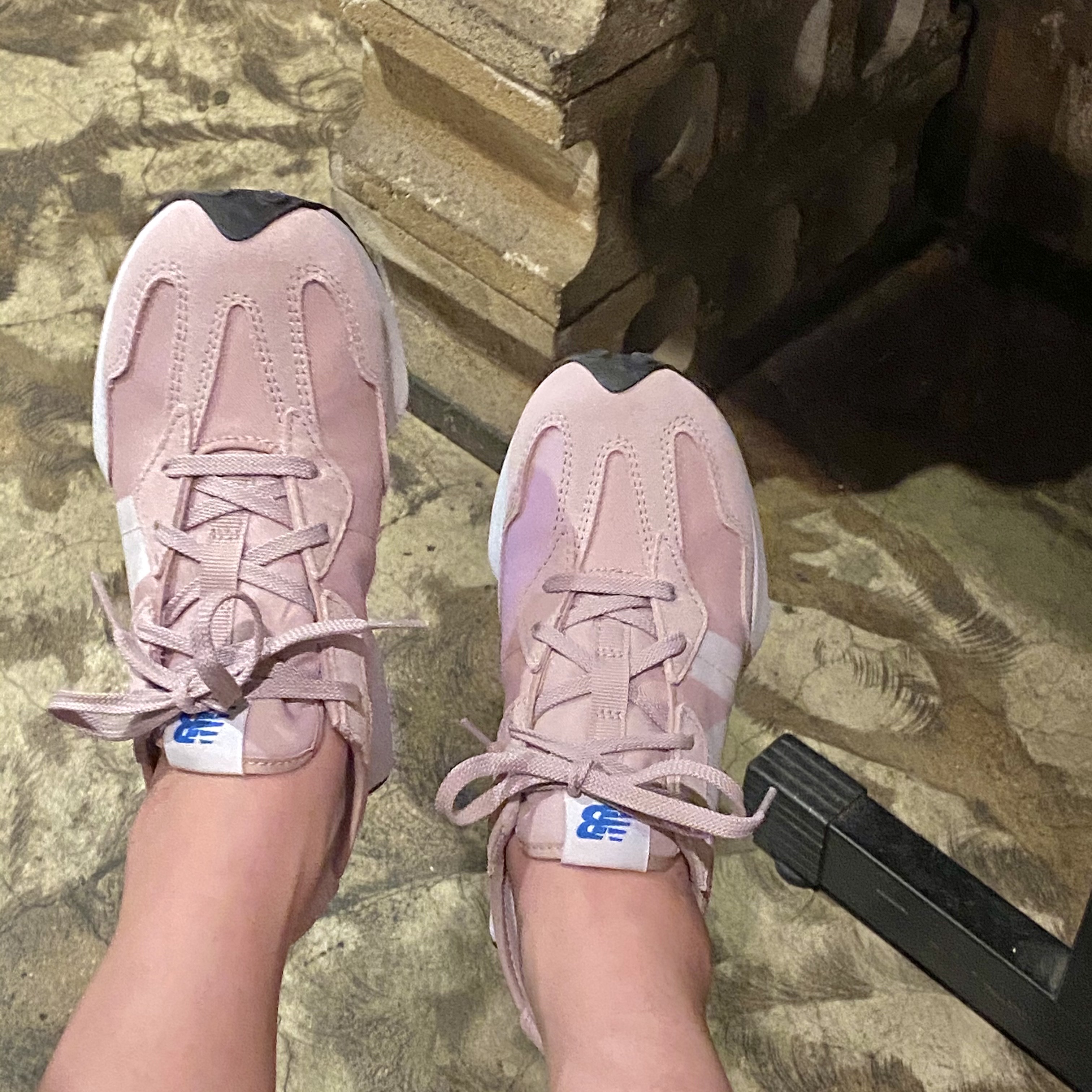 (GS) New Balance 327 Pink - M Standard 착용 스타일