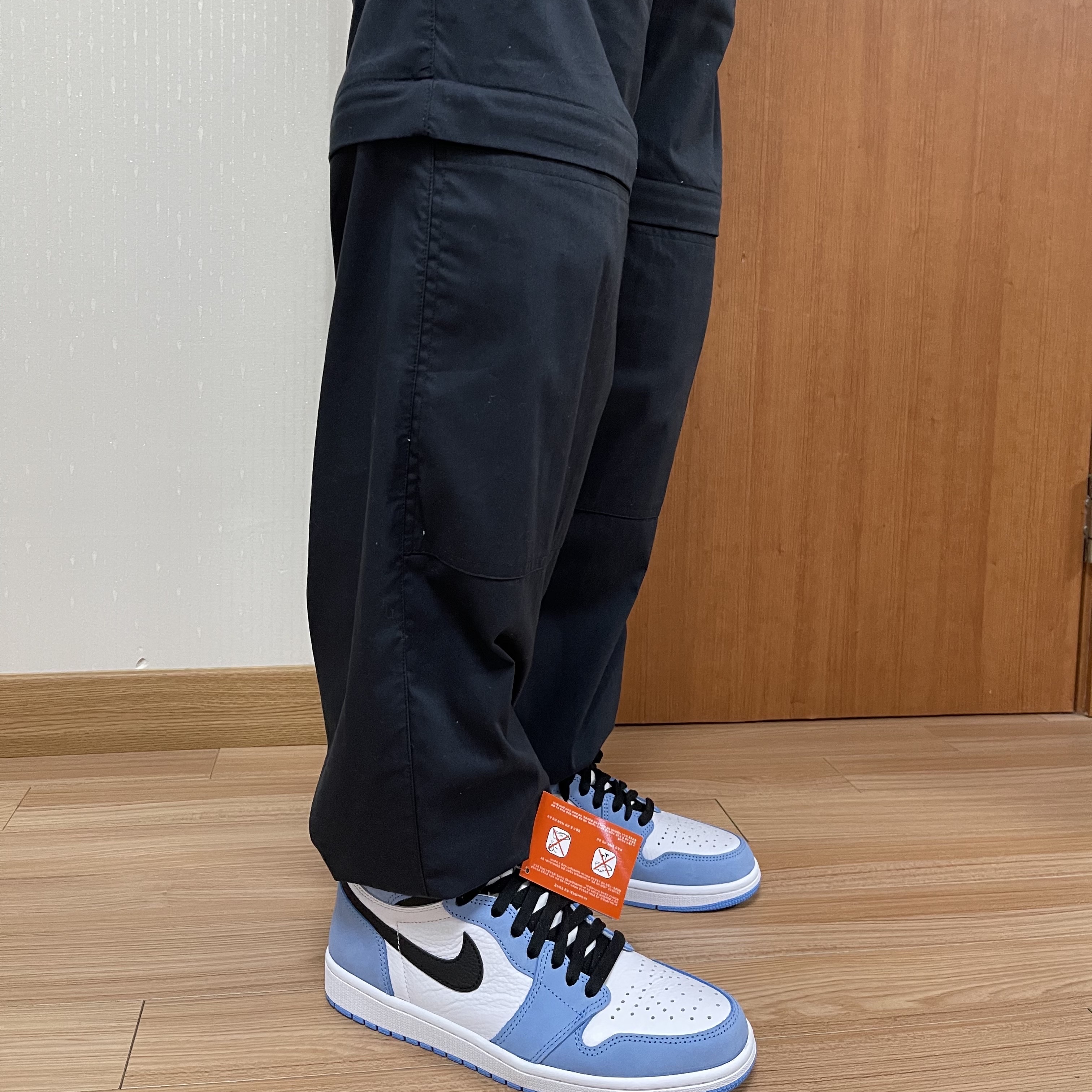 Jordan 1 Retro High OG University Blue 착용 스타일 - 1
