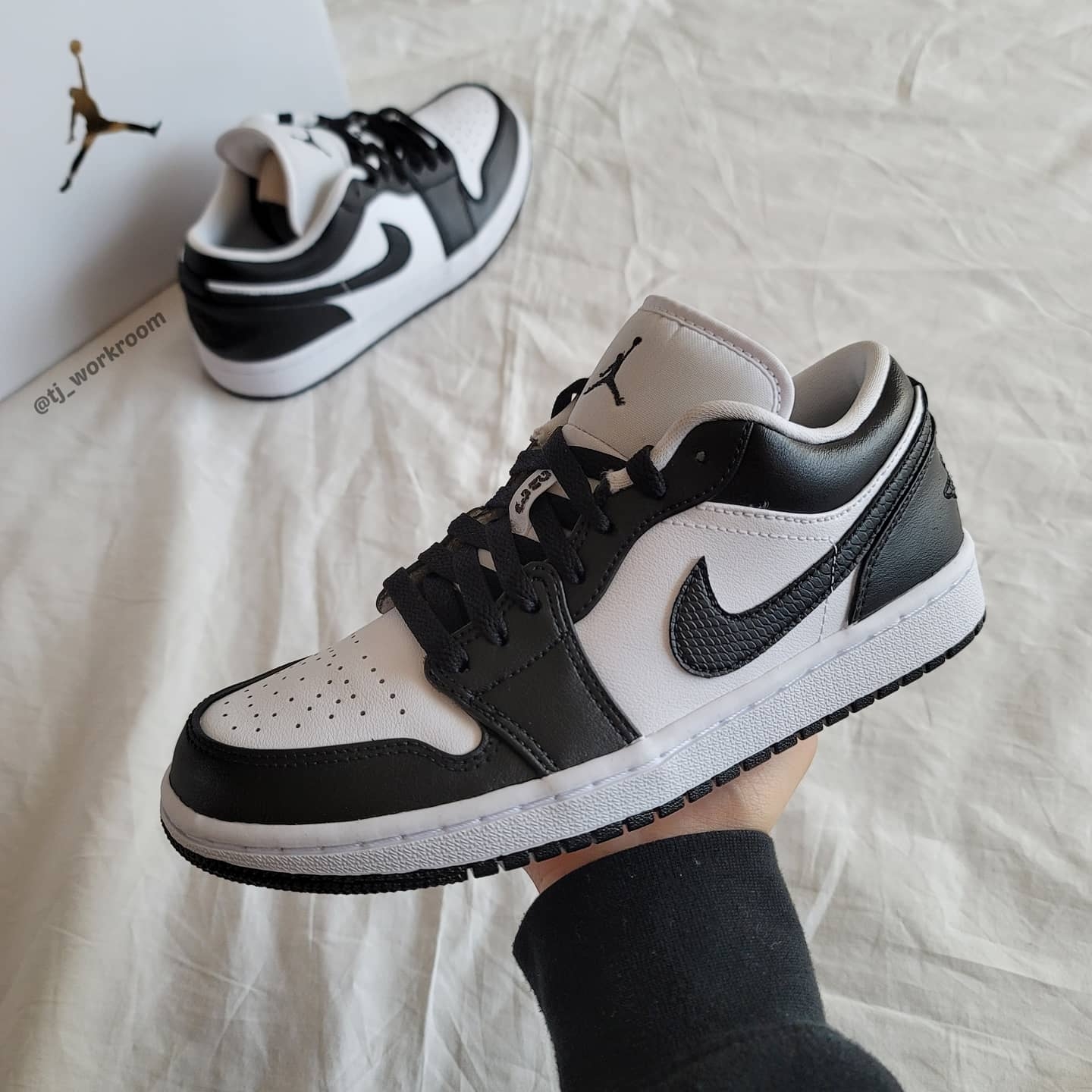 (W) Jordan 1 Low Triple White 2020 착용 스타일 - 1