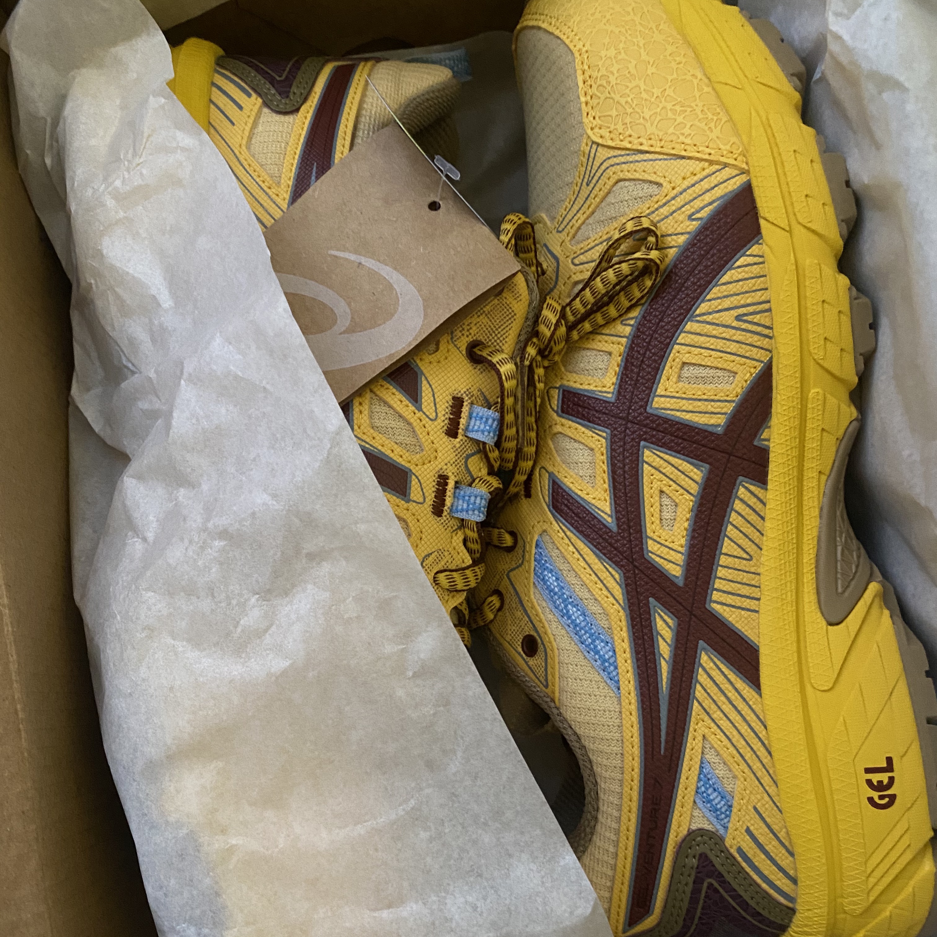 Asics HN1-S Gel-Venture 7 Yellow Ox Brown 착용 스타일