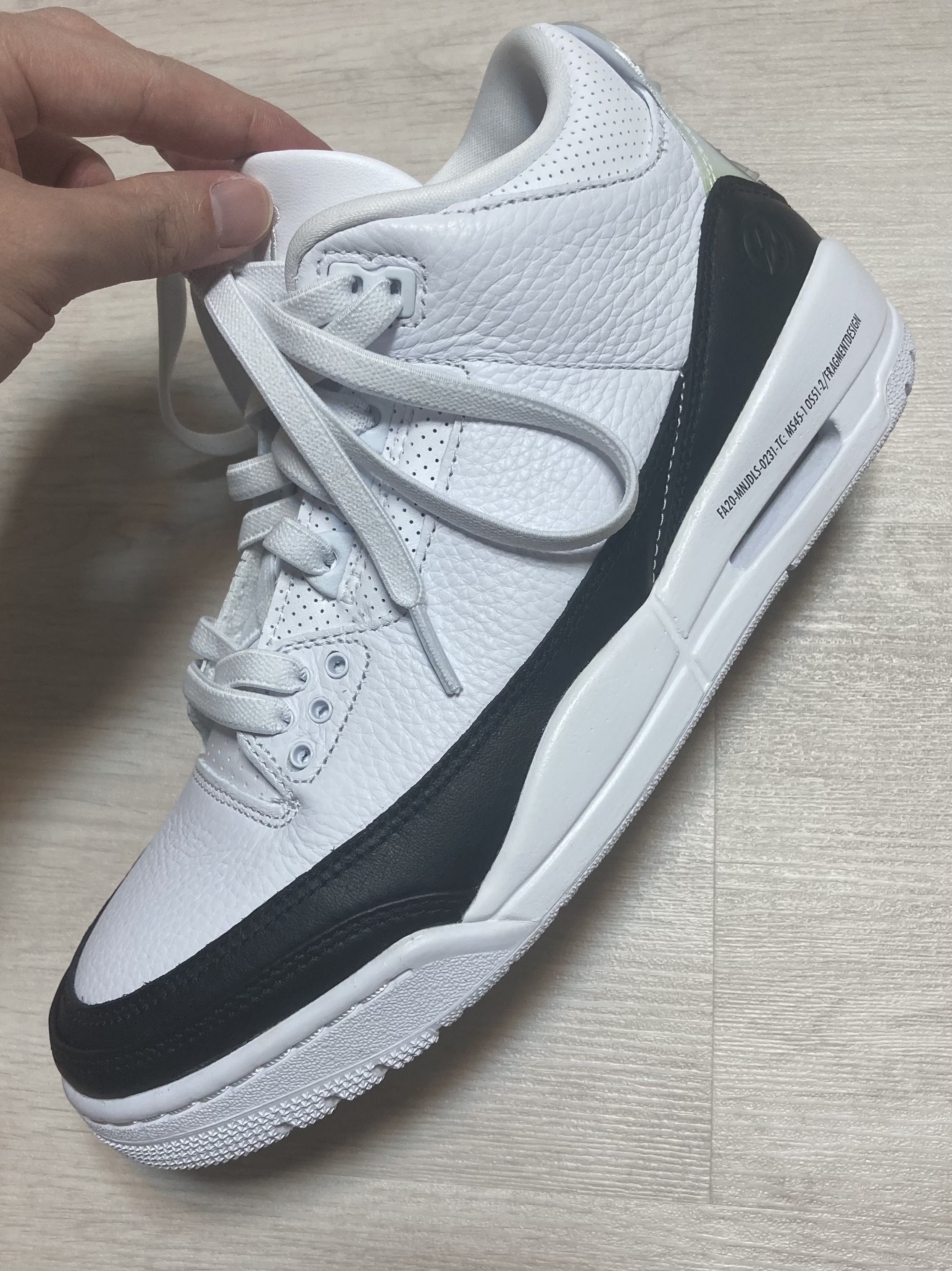 Jordan 3 x Fragment Retro SP White Black 착용 스타일 - 1