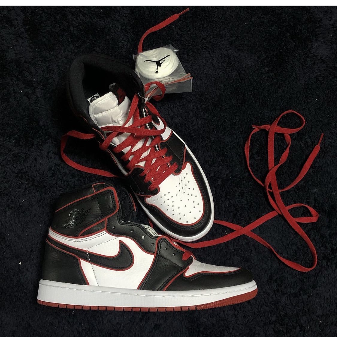 Jordan 1 Retro High OG Bloodline 착용 스타일