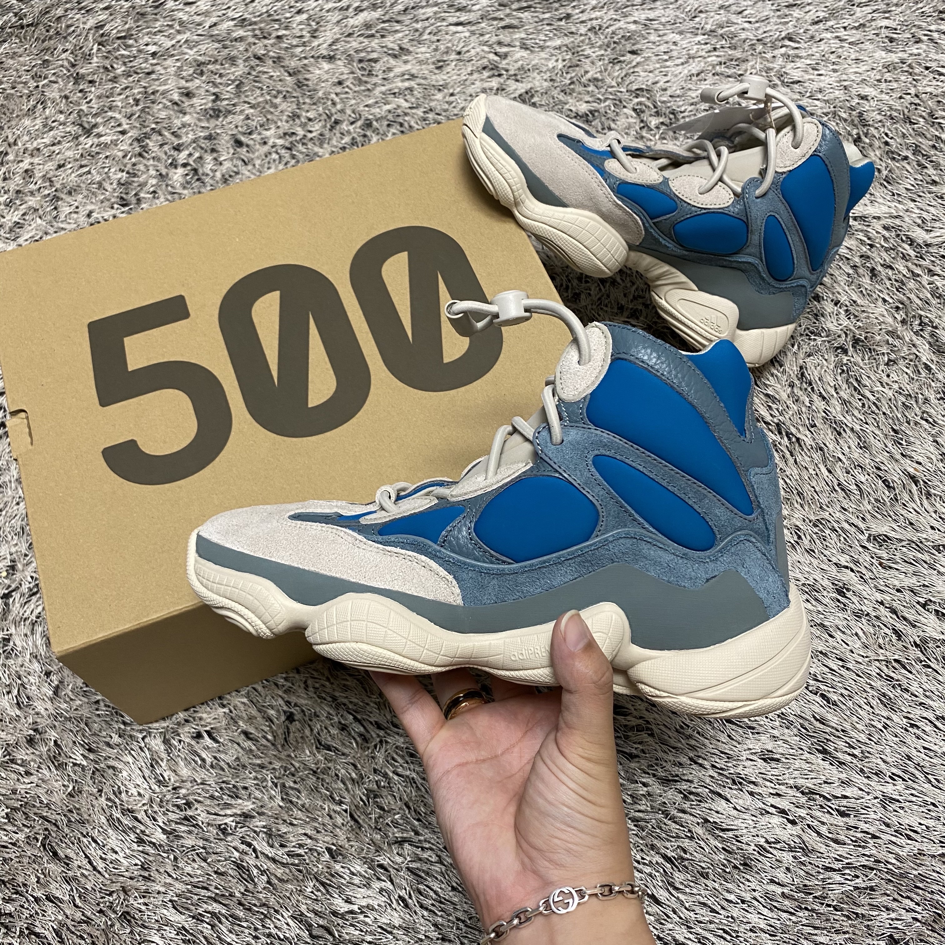 Adidas Yeezy 500 High Frosted Blue 착용 스타일