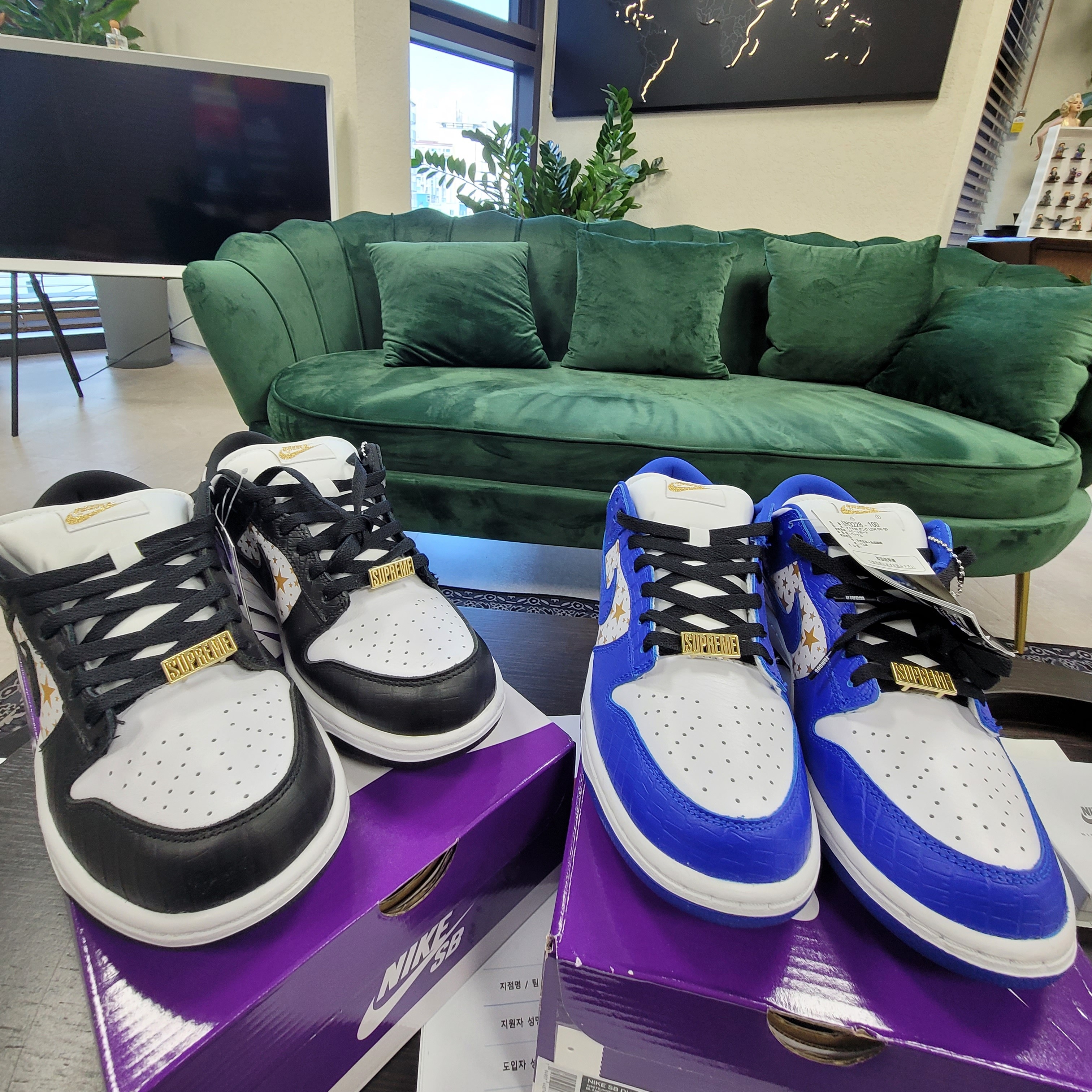 Nike x Supreme SB Dunk Low Black, Nike x Supreme SB Dunk Low Hyper Blue 착용 스타일