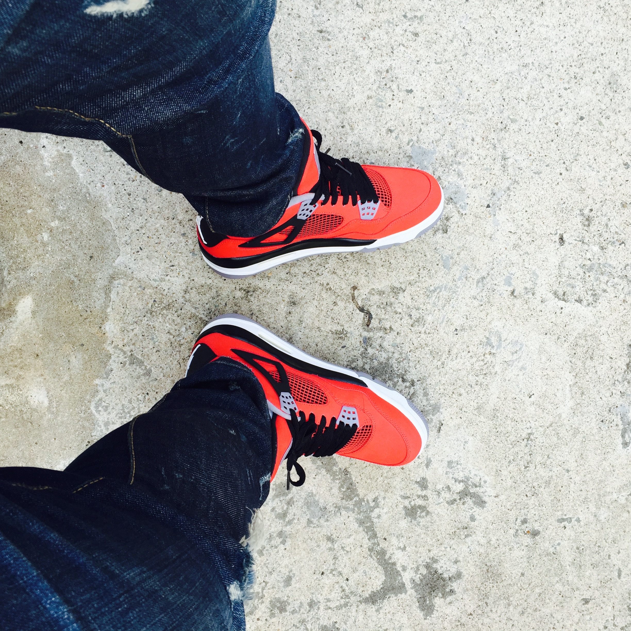 Jordan 4 Retro Toro Bravo 착용 스타일