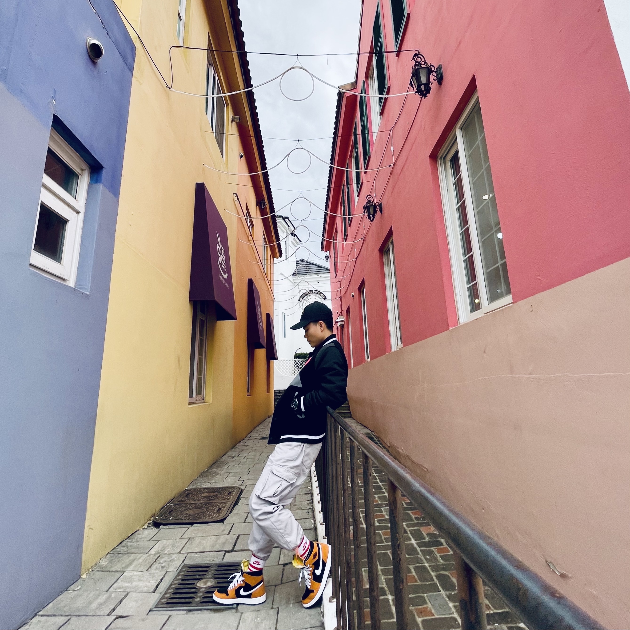 Jordan 1 Zoom Air CMFT Monarch Orange 착용 스타일