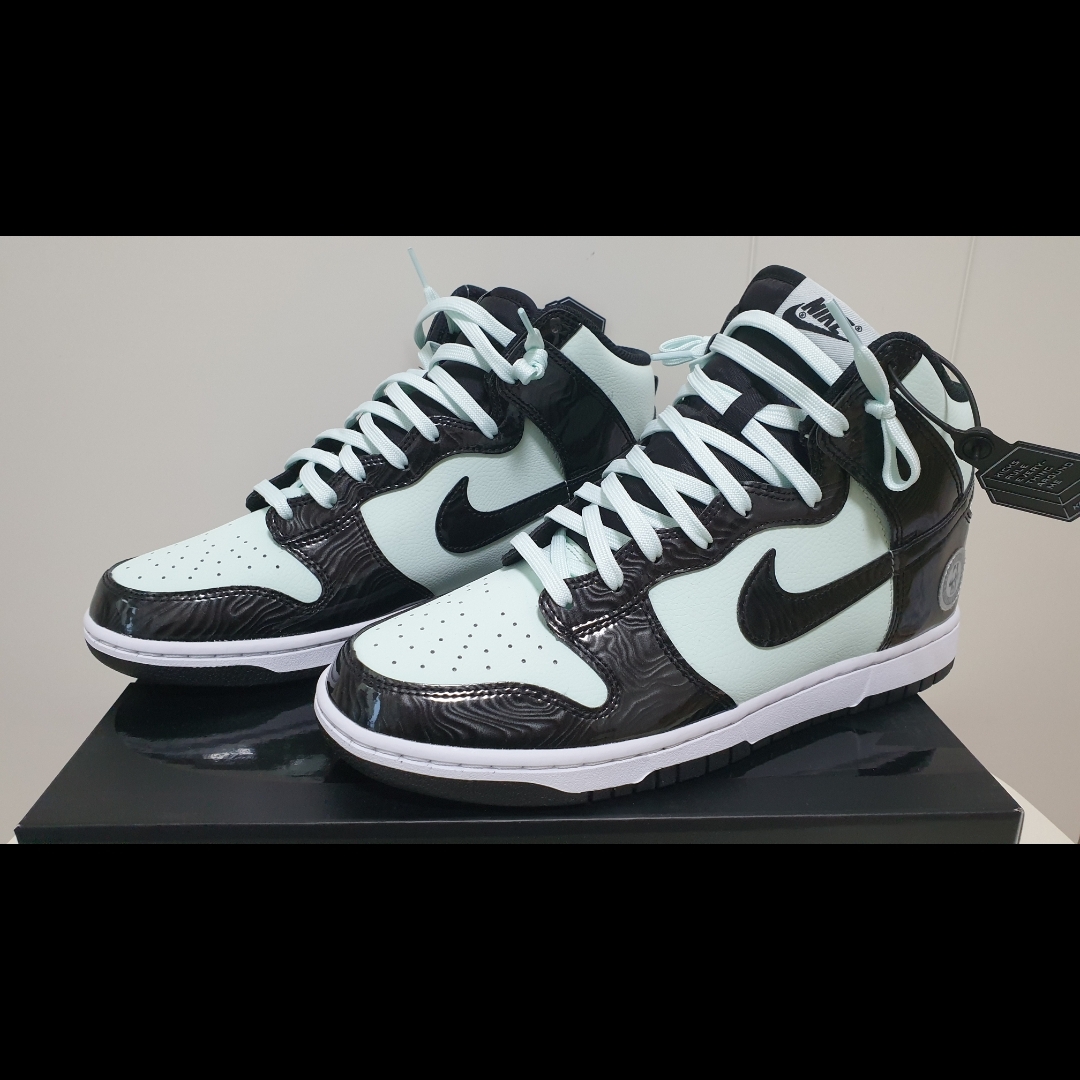 Nike Dunk High Barely Green 착용 스타일