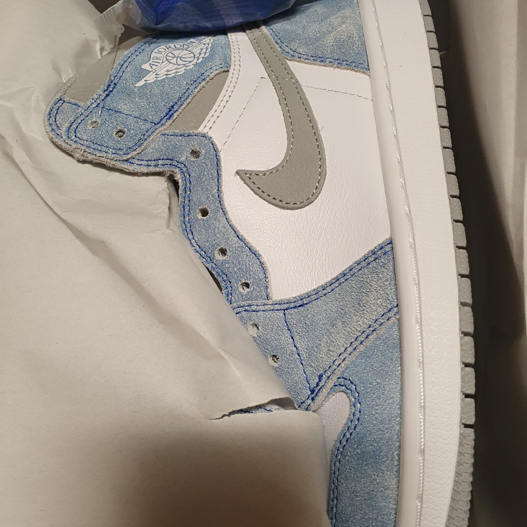 Jordan 1 Retro High OG Hyper Royal 착용 스타일