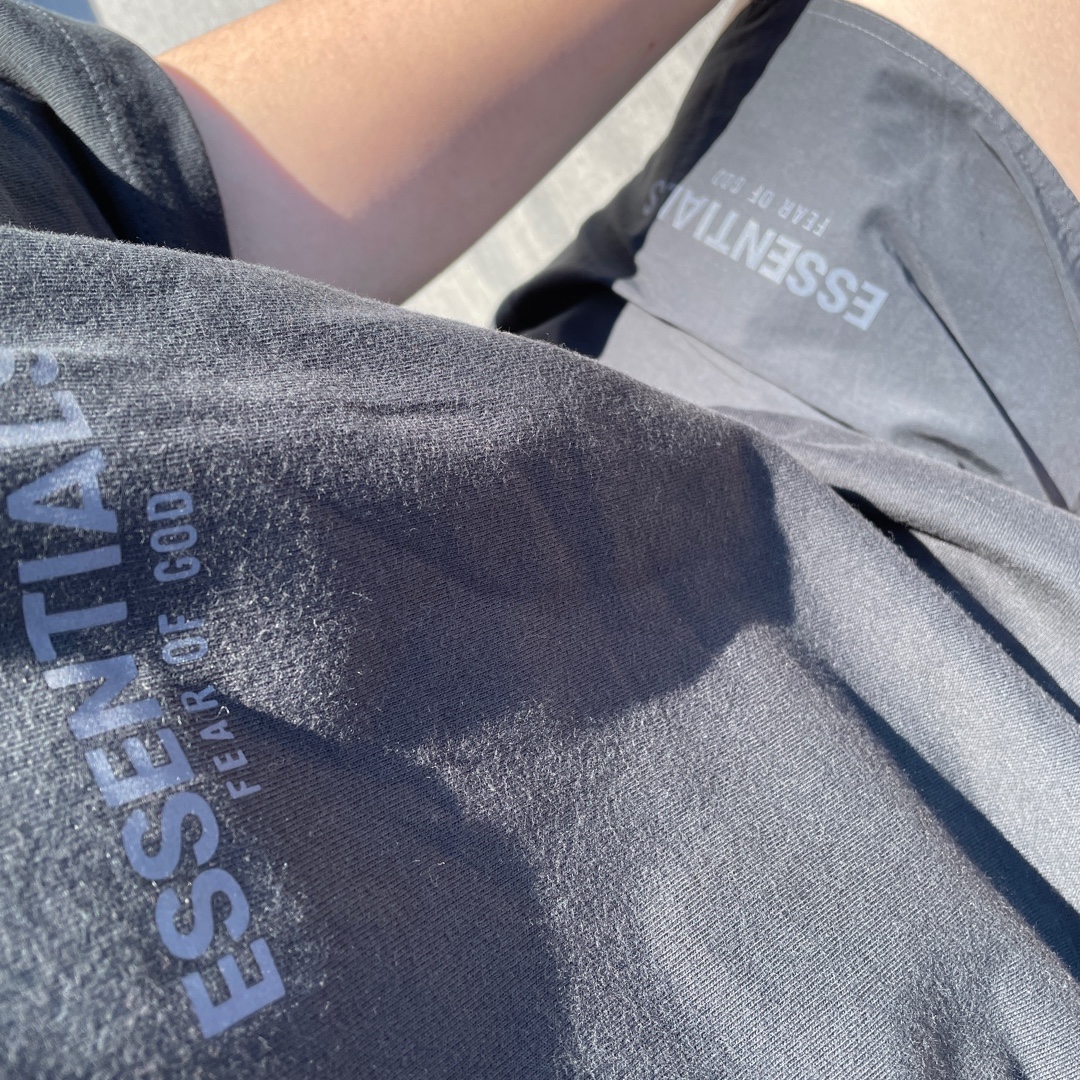 Essentials Sweatshorts Black 2020, Essentials Short Sleeve Boxy Polo Dark Slate/Stretch Limo/Black - 20SS 착용 스타일