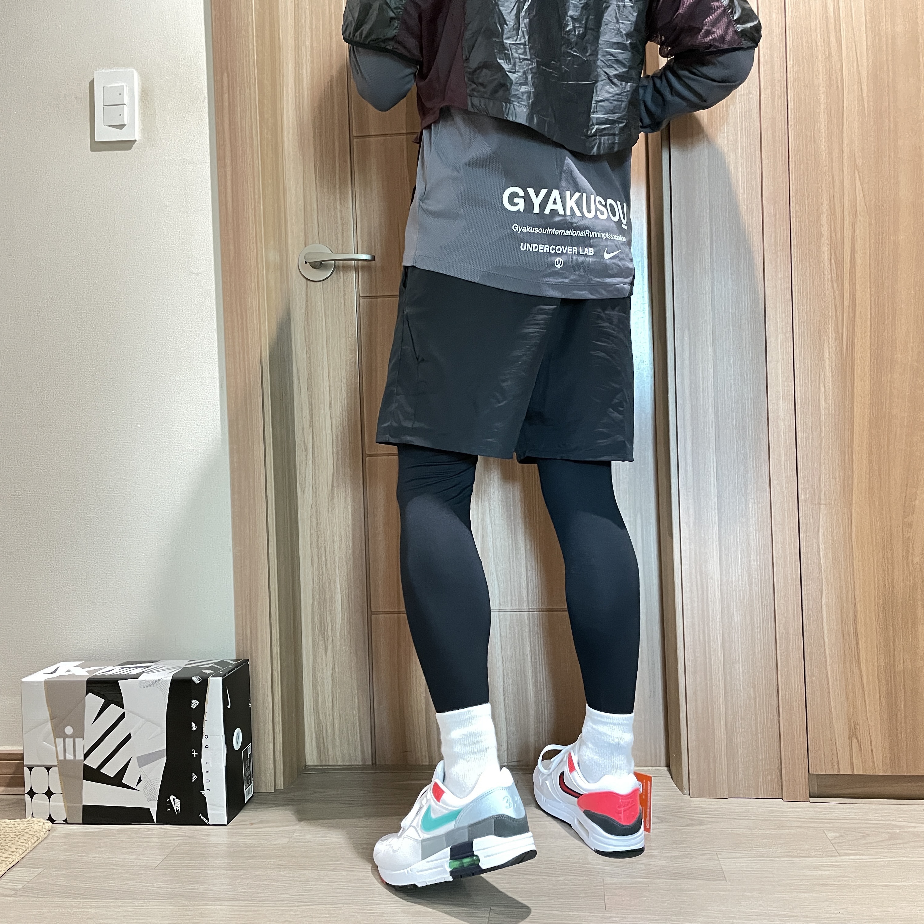 Nike Air Max 1 EOI 착용 스타일 - 1