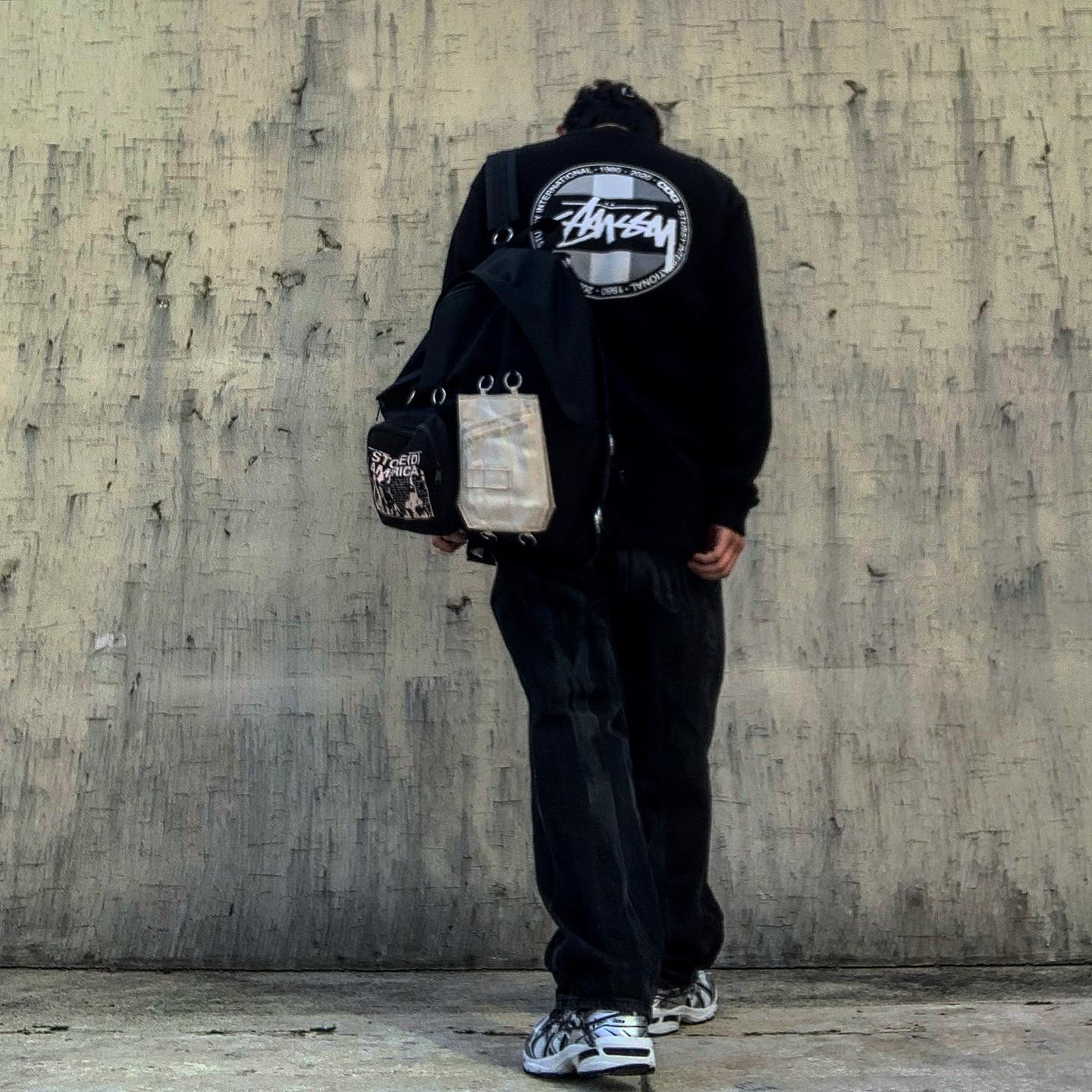 Asics x Andersson Bell Gel-1090 Glacier Grey Silver, Stussy x CDG Dot LS T-Shirt Black 착용 스타일 - 2