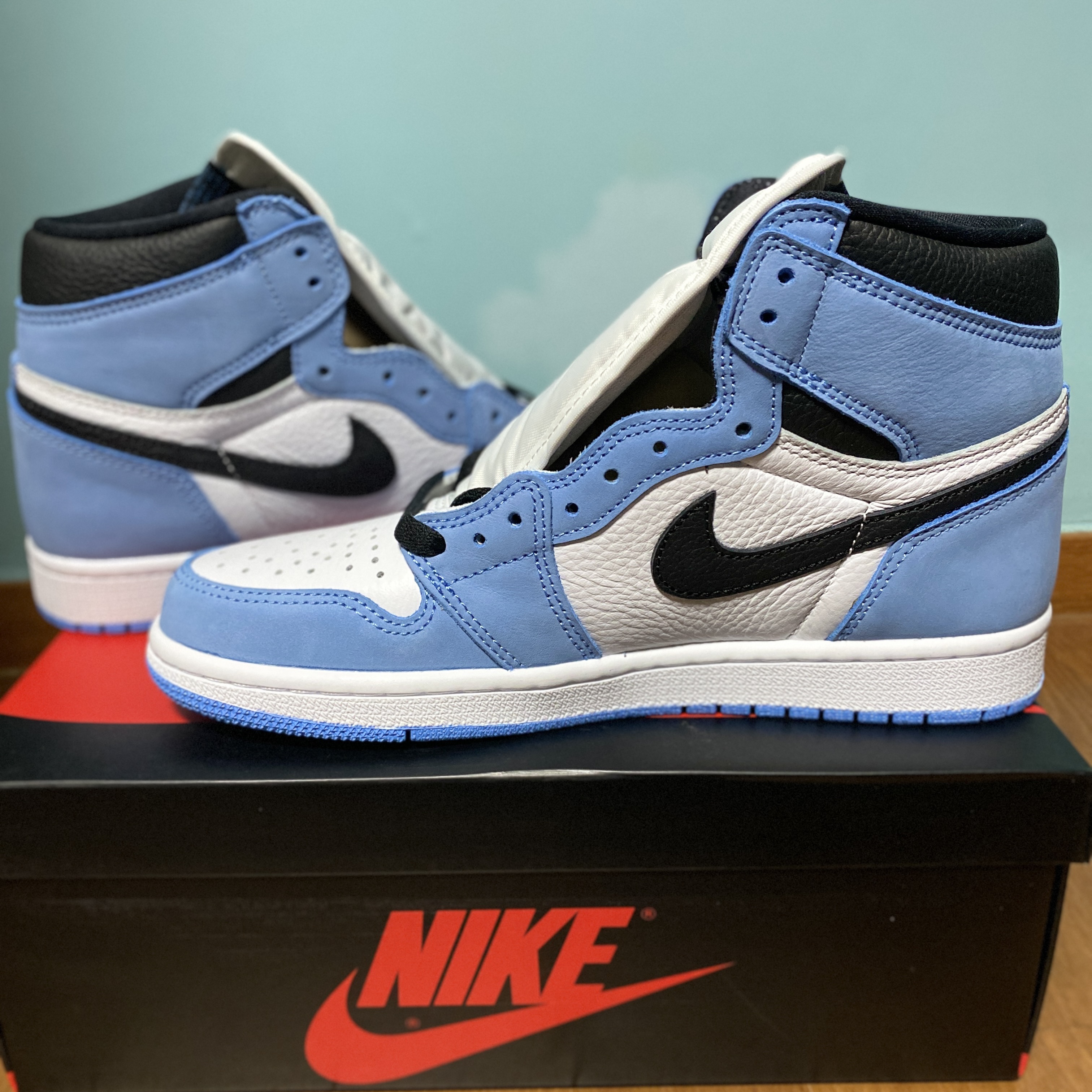 Jordan 1 Retro High OG University Blue 착용 스타일