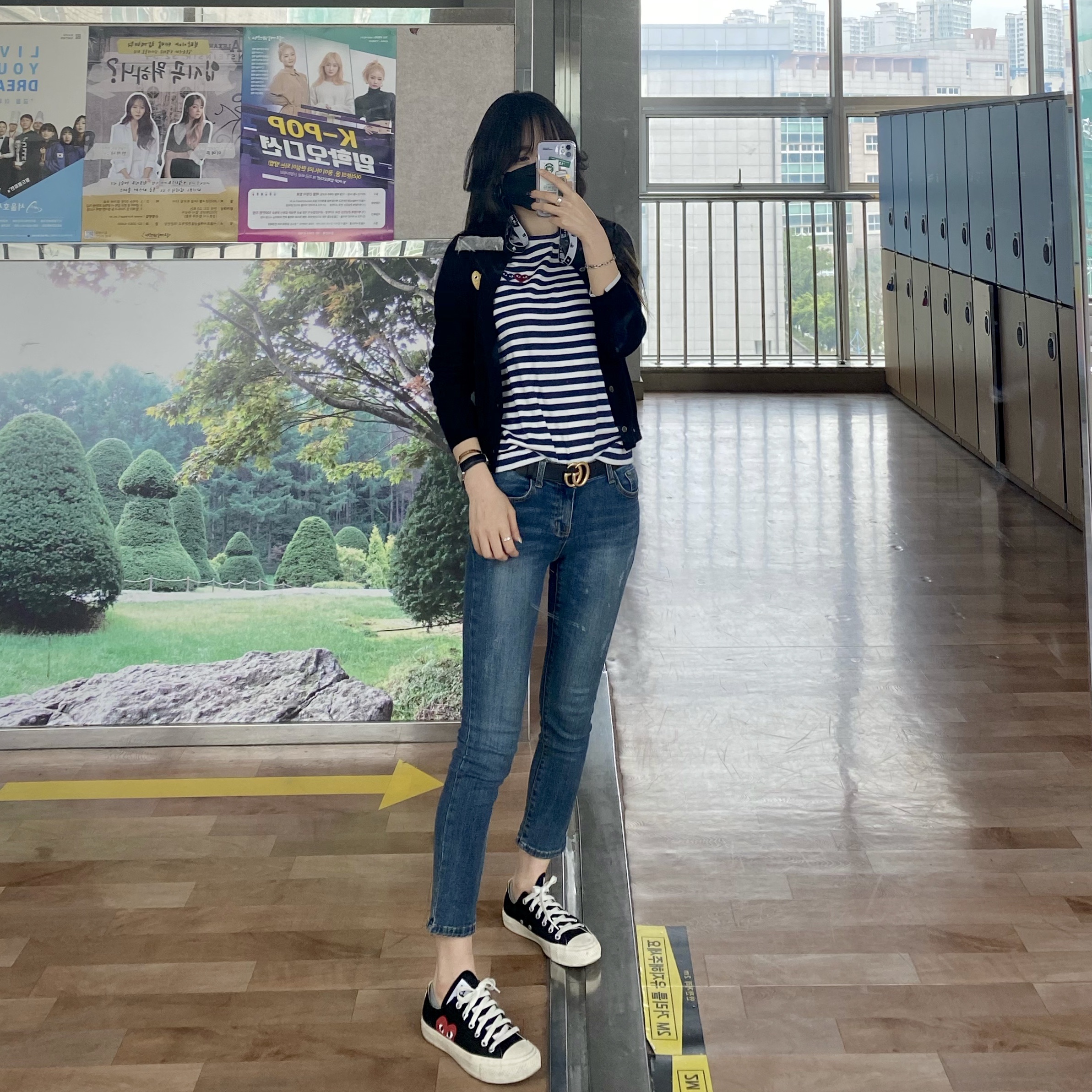 Converse x Play Comme des Garcons Chuck 70 Ox Black, (W) Play Comme des Garcons Red Heart Knit Cardigan Navy 착용 스타일 - 1