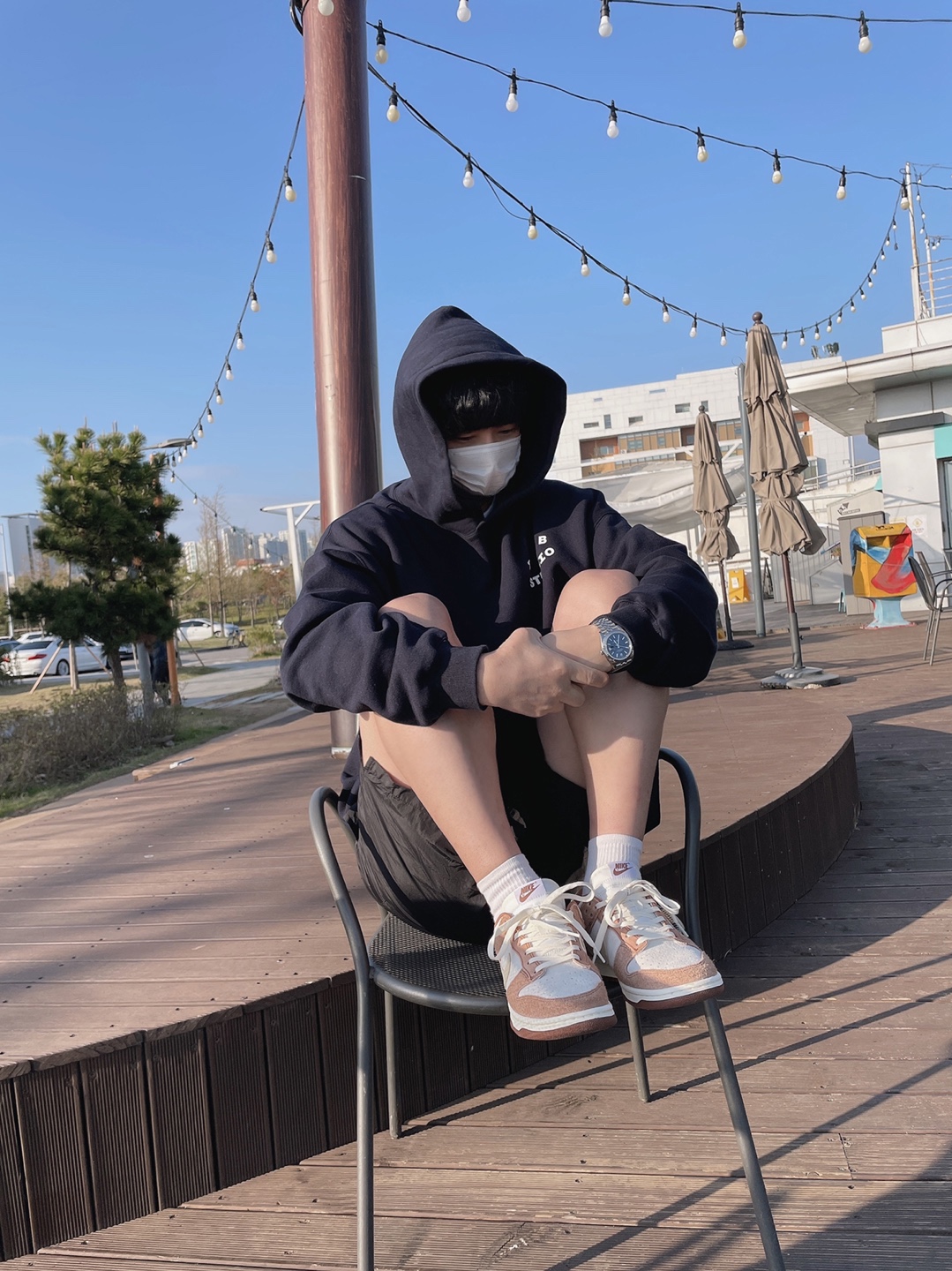 IAB Studio Woven Shorts Black, IAB Studio Hoodie Navy - 21SS 착용 스타일 - 3