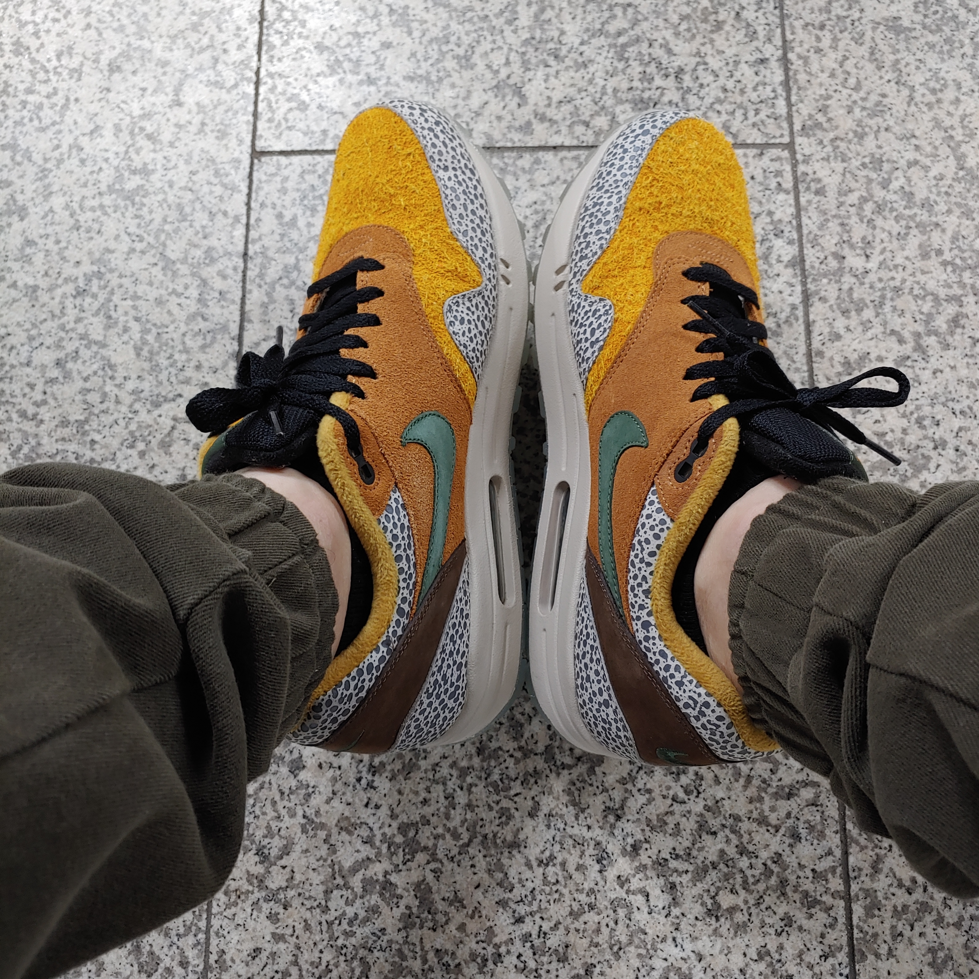 Nike x Atmos Air Max 1 Safari 2016 착용 스타일 - 1