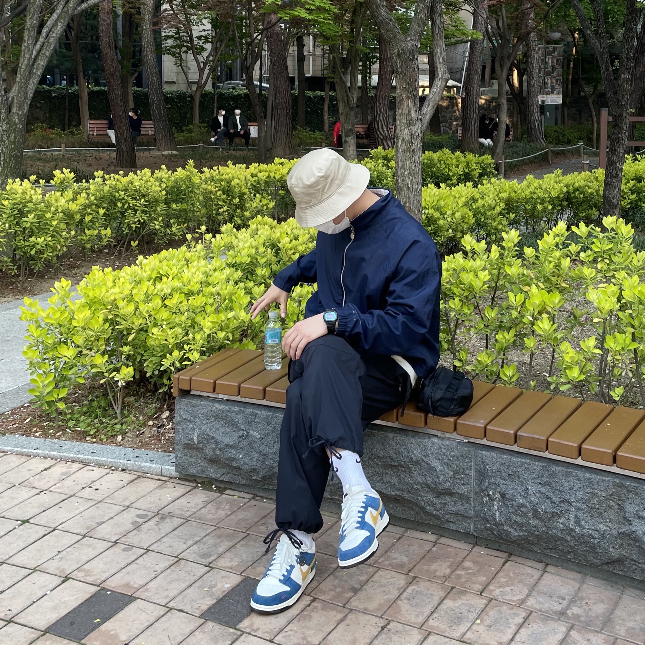 Nike x Kasina Dunk Low 80's Bus, Nike x Kim Jones Reversible Wind Breaker Navy - Asia 착용 스타일