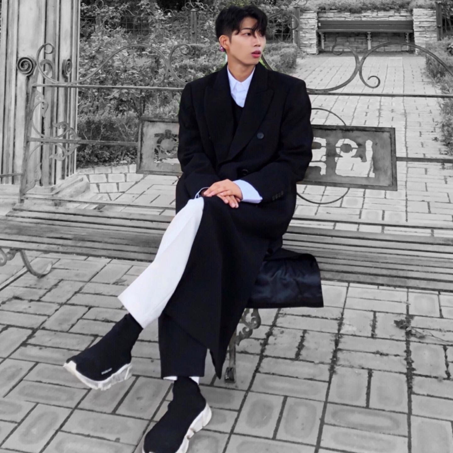 Balenciaga Speed Trainer Black White 2021/2022 착용 스타일