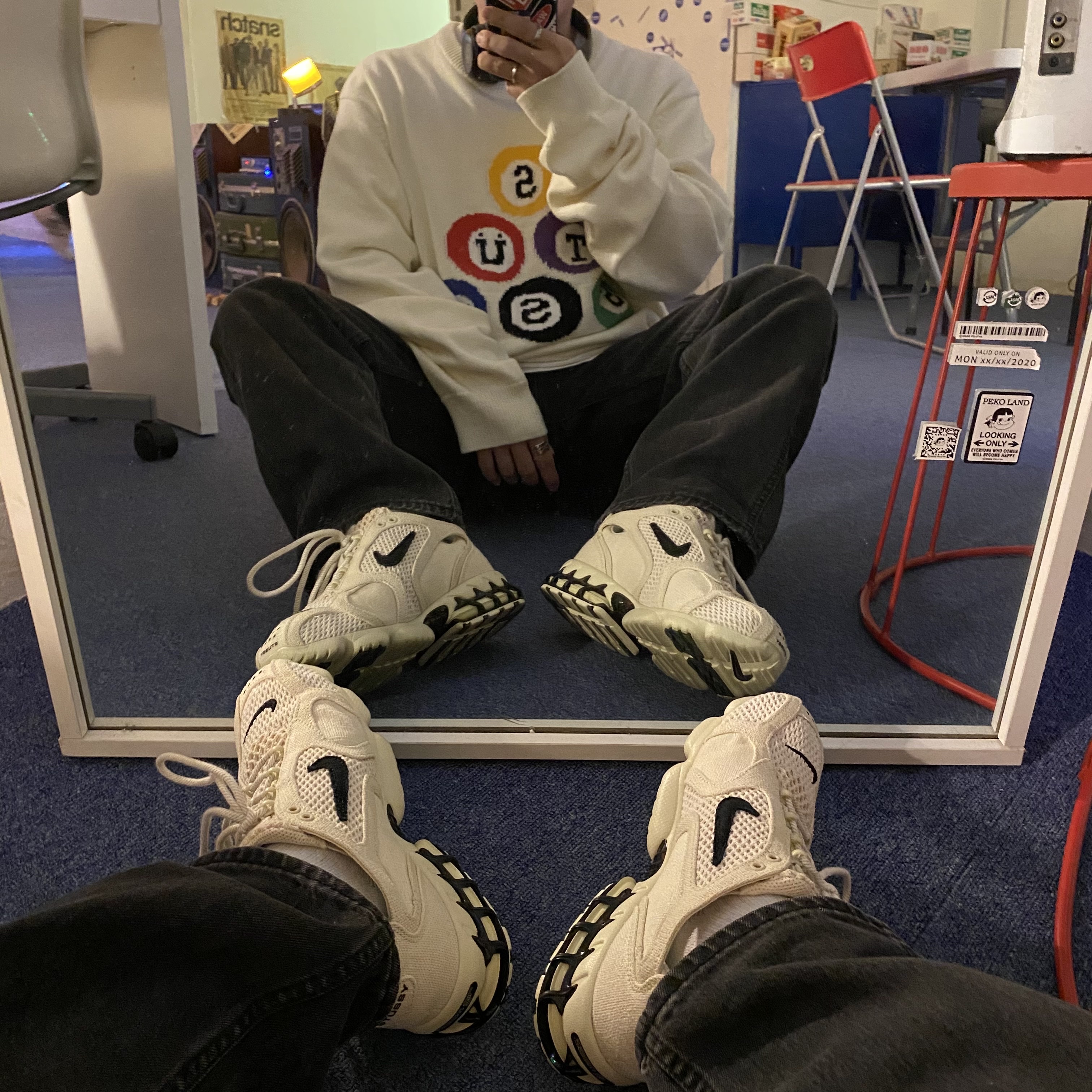 Nike x Stussy Air Zoom Spiridon Cage 2 Fossil, Stussy Billiard Sweater Natural 착용 스타일 - 3
