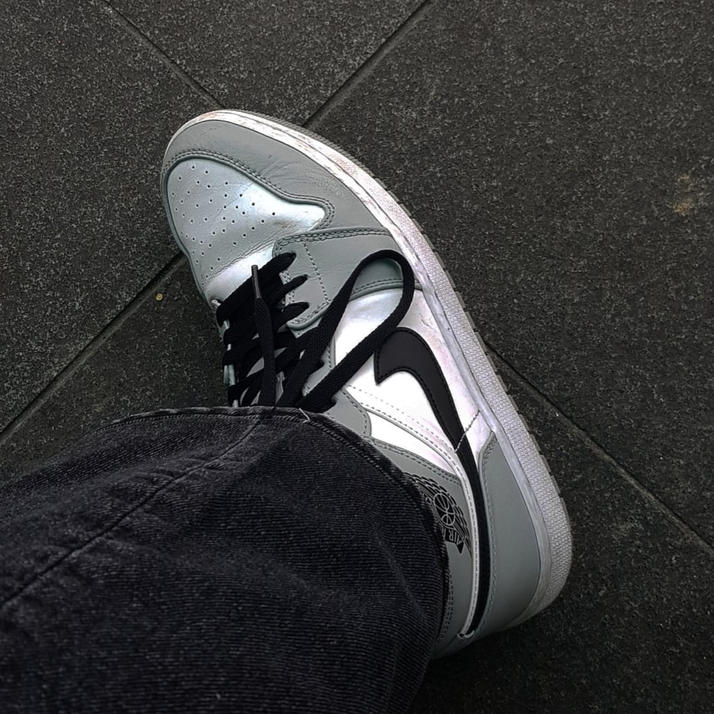 Jordan 1 Mid Light Smoke Grey 착용 스타일