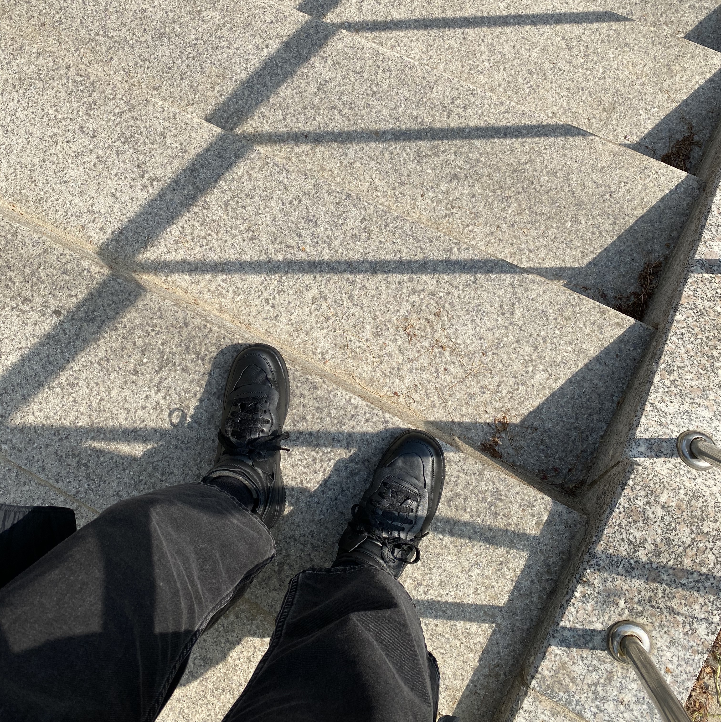 Nike x Comme des Garcons Homme Plus Air Force Mid Black, Nike x Comme des Garcons Homme Plus Air Force Mid White 착용 스타일 - 1
