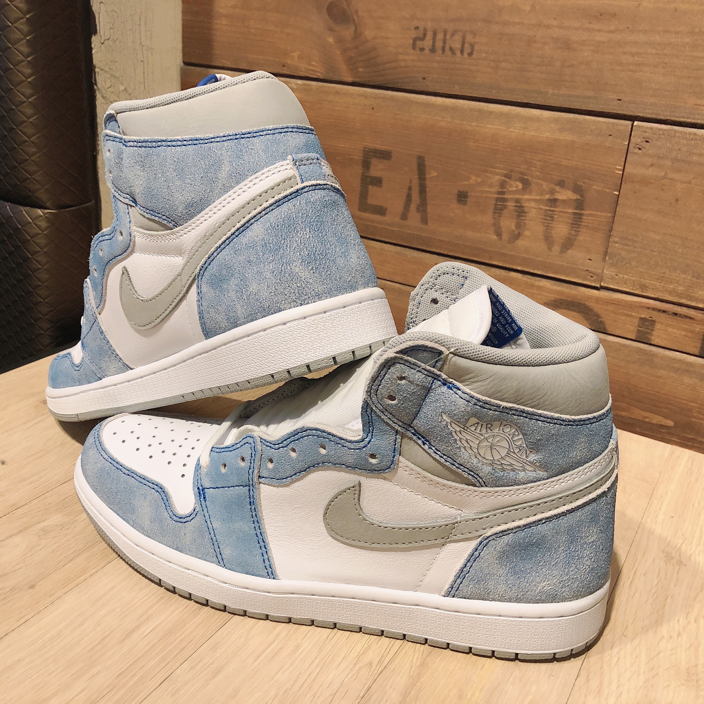 Jordan 1 Retro High OG Hyper Royal 착용 스타일 - 2