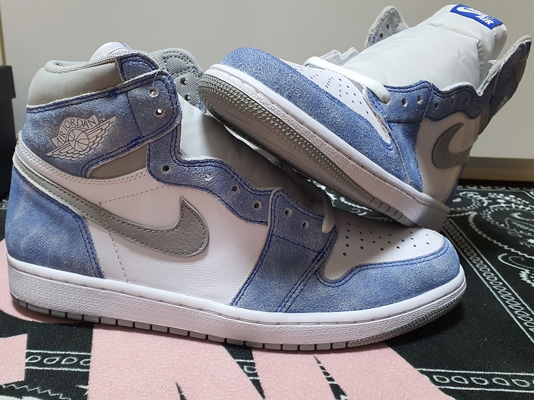 Jordan 1 Retro High OG Hyper Royal 착용 스타일 - 2