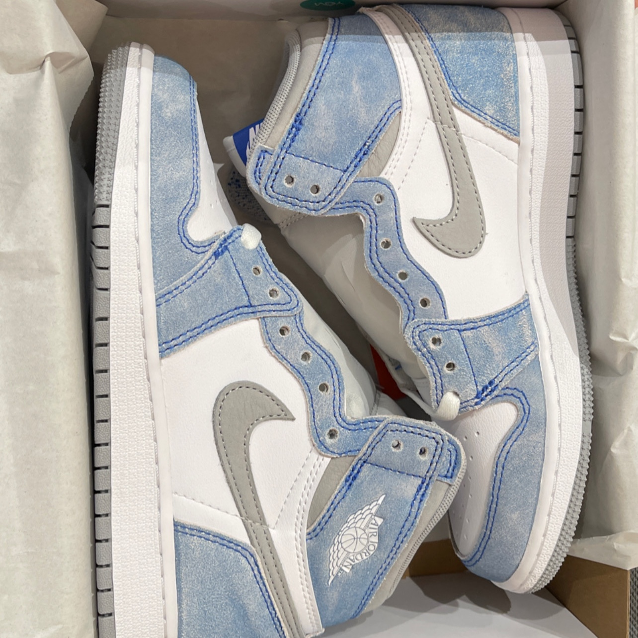 (GS) Jordan 1 Retro High OG Hyper Royal 착용 스타일 - 1