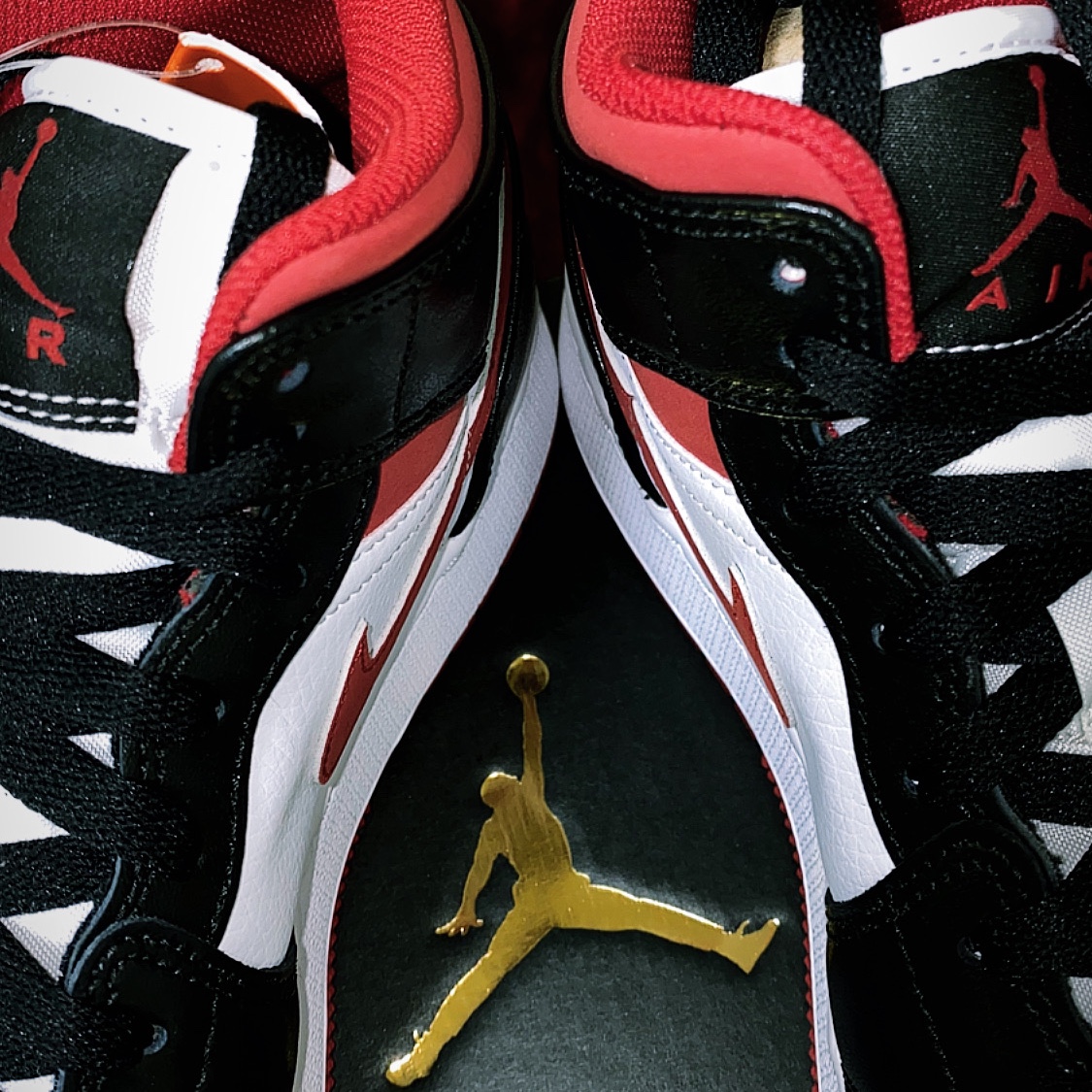 Jordan 1 Retro High OG Gym Red, (GS) Jordan 1 Mid Gym Red Black White 착용 스타일 - 4