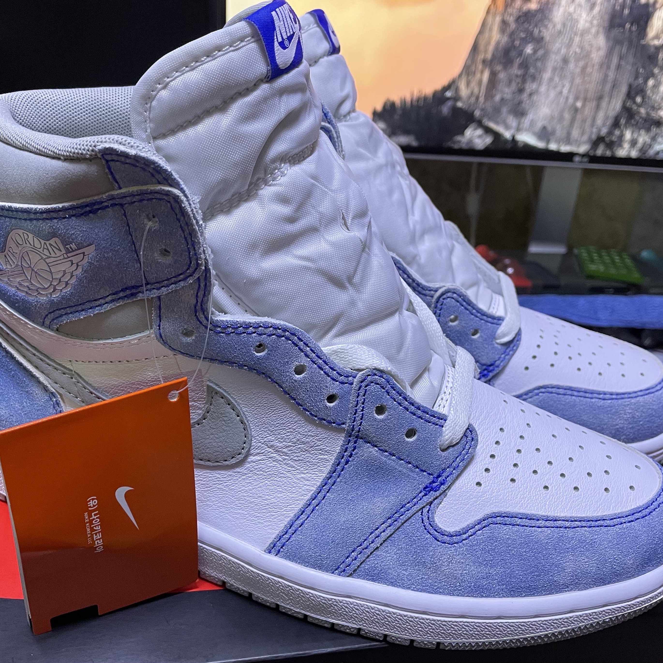 Jordan 1 Retro High OG Hyper Royal 착용 스타일