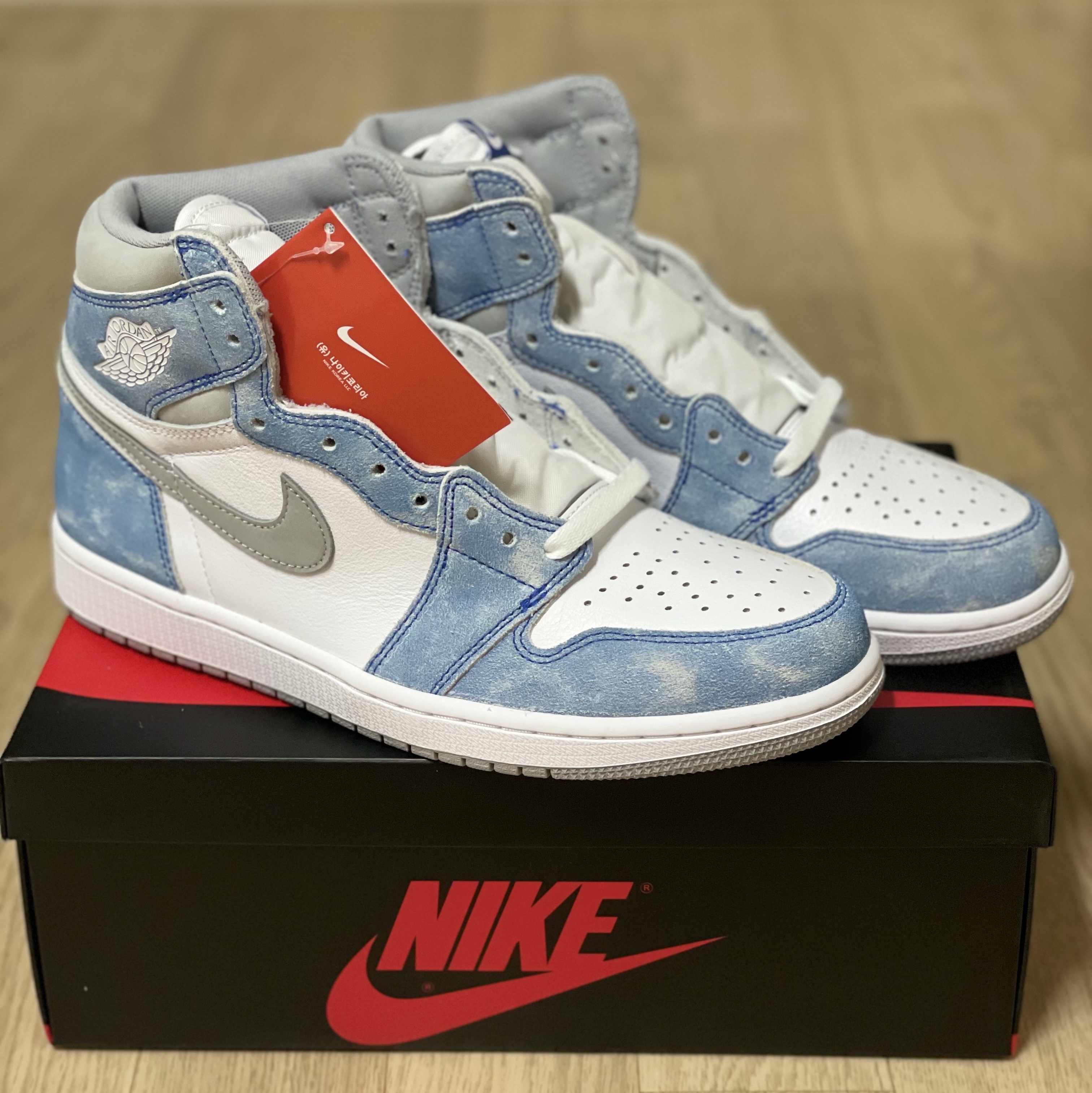 Jordan 1 Retro High OG Hyper Royal 착용 스타일 - 2