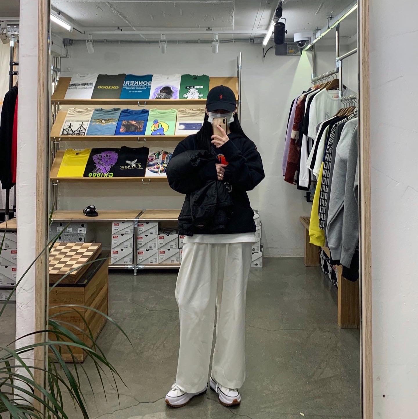 Converse Run Star Hike Hi White Black Gum 착용 스타일 - 1