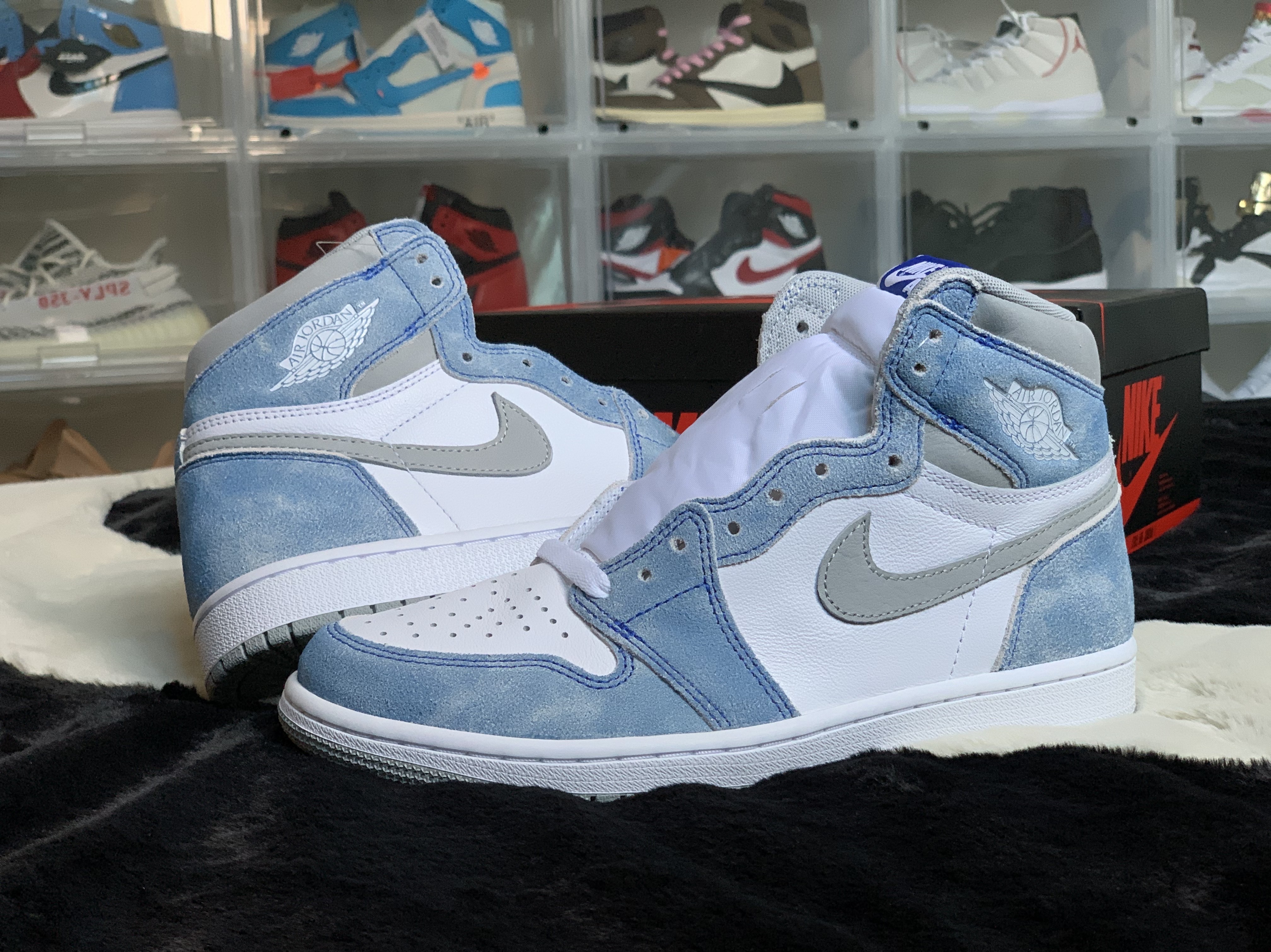 Jordan 1 Retro High OG Hyper Royal 착용 스타일 - 1
