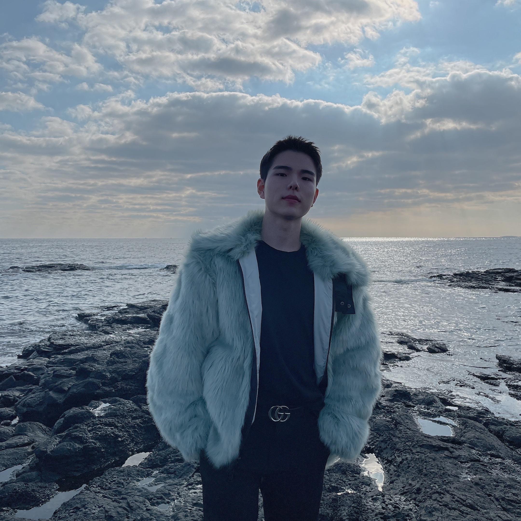 (W) Nike x Ambush Reversible Faux-Fur Coat Jade Horizon 착용 스타일