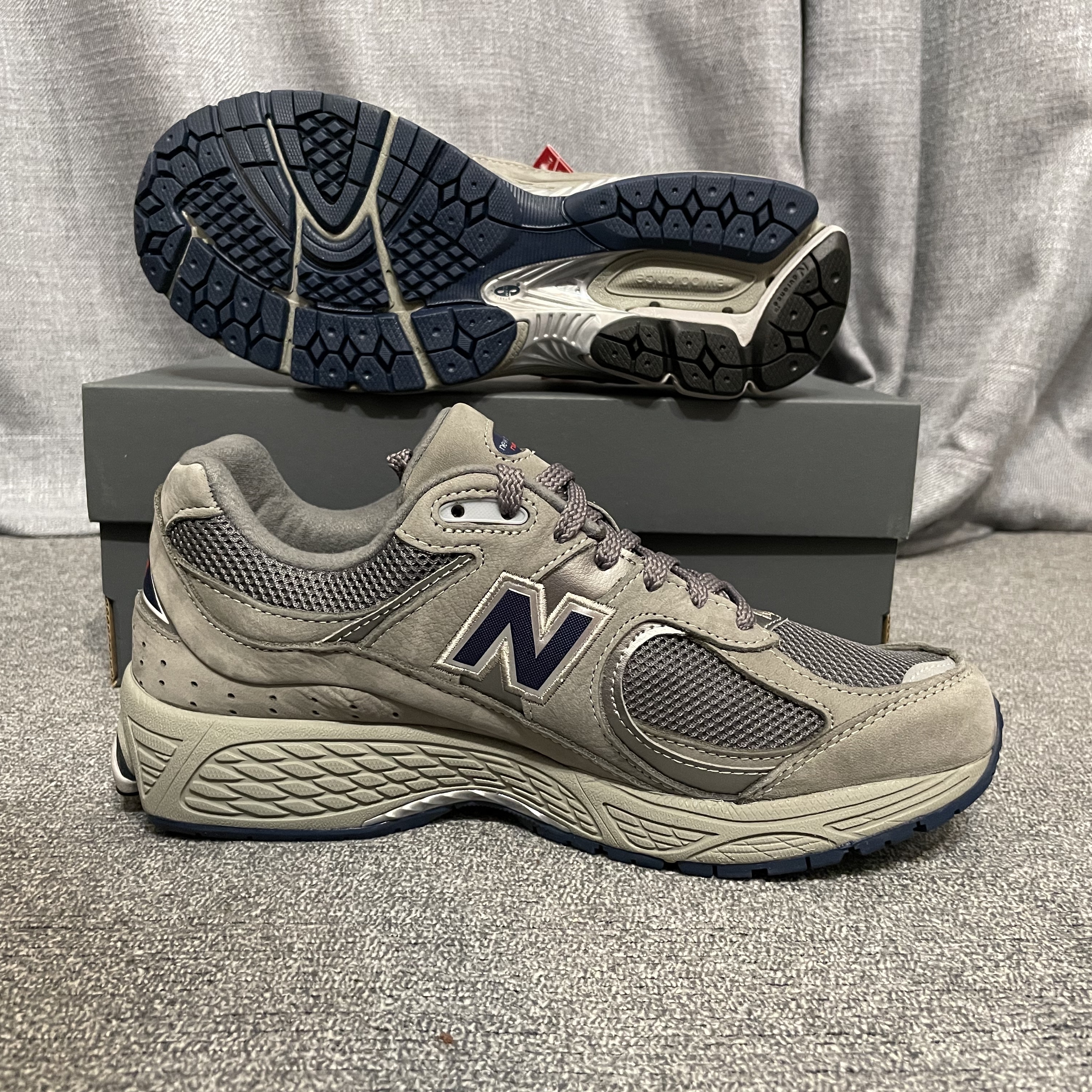 New Balance 2002R Gray 착용 스타일 - 4