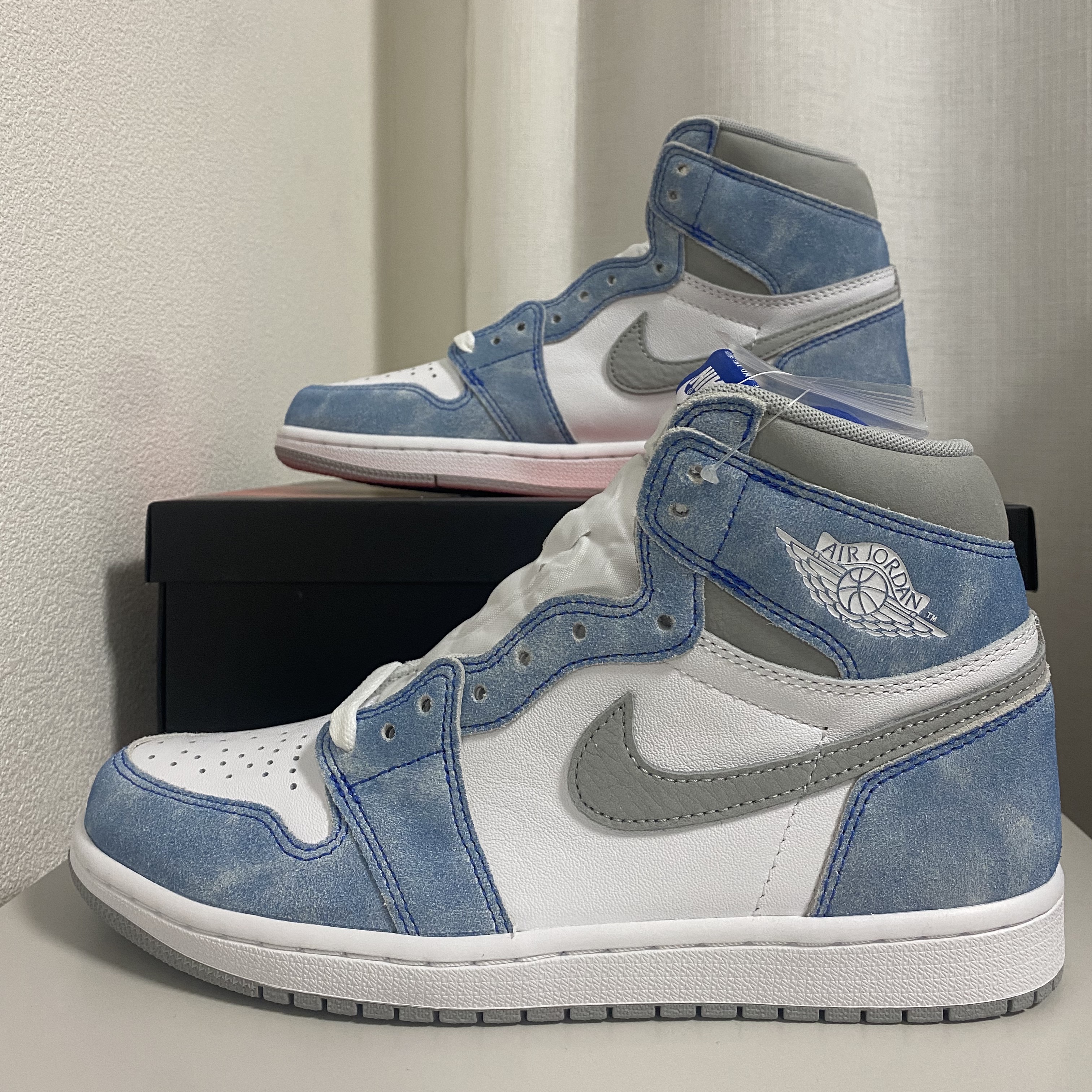 Jordan 1 Retro High OG Hyper Royal 착용 스타일 - 2