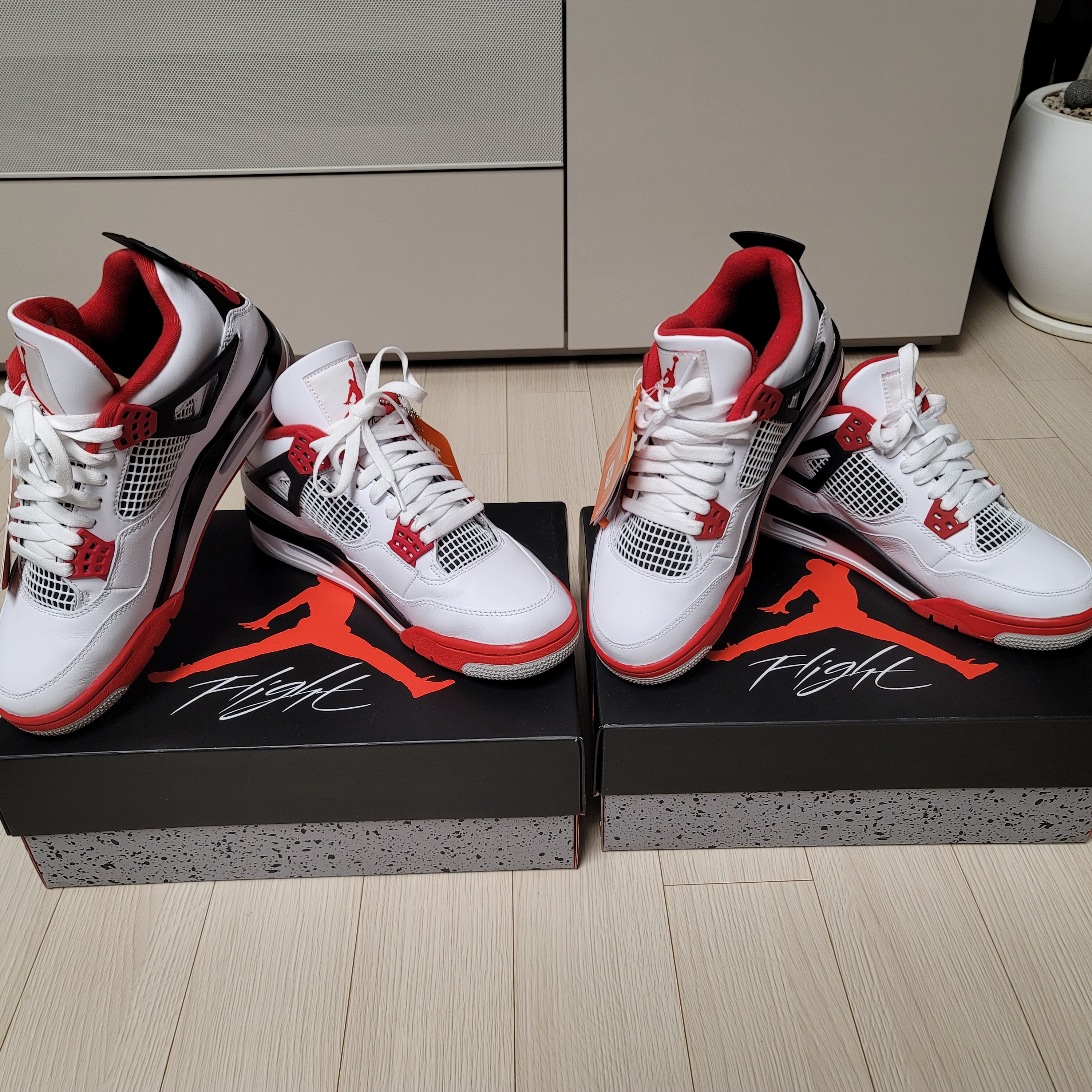 Jordan 4 Retro OG Fire Red 2020, (GS) Jordan 4 Retro OG Fire Red 2020 착용 스타일