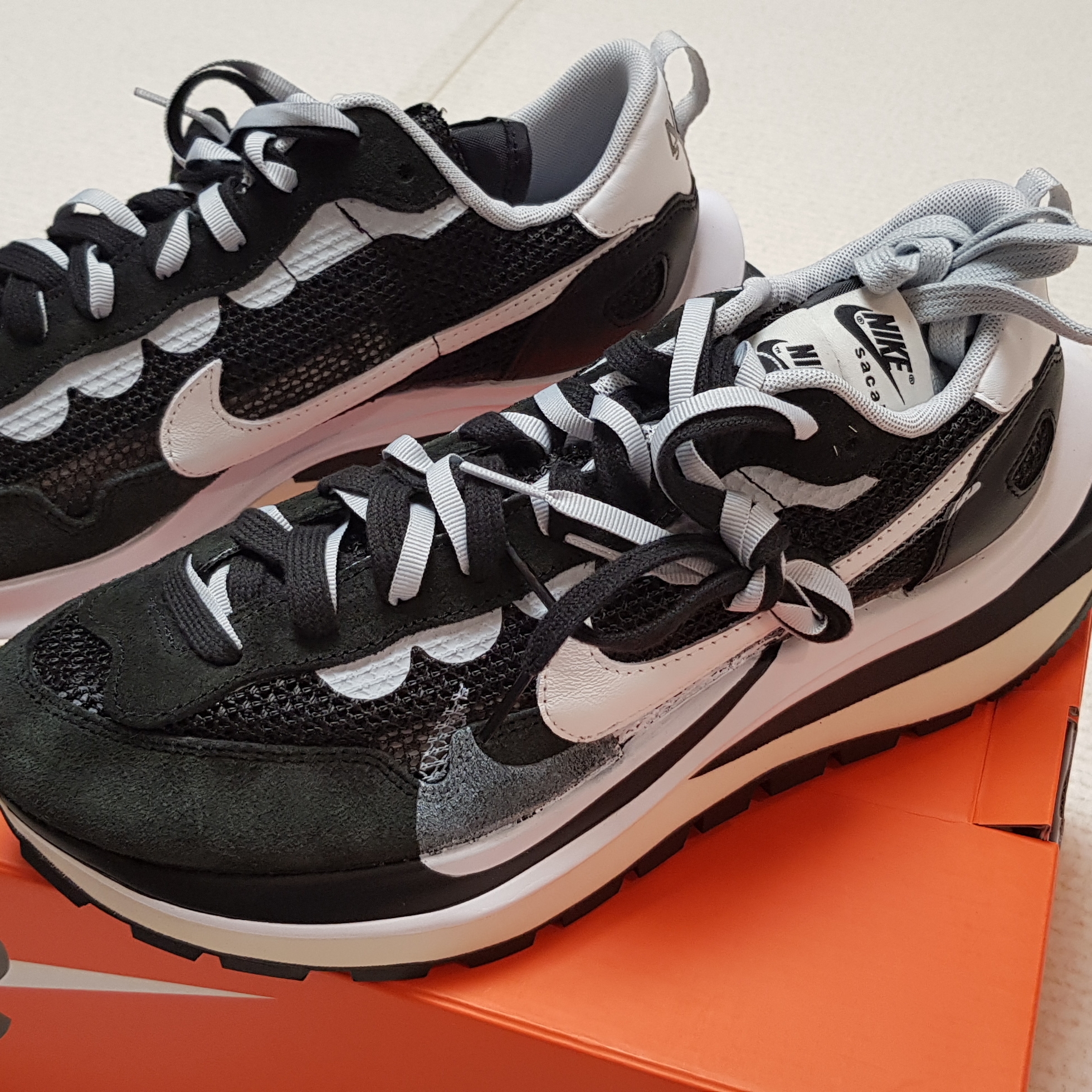 Nike x Sacai VaporWaffle Black White 착용 스타일
