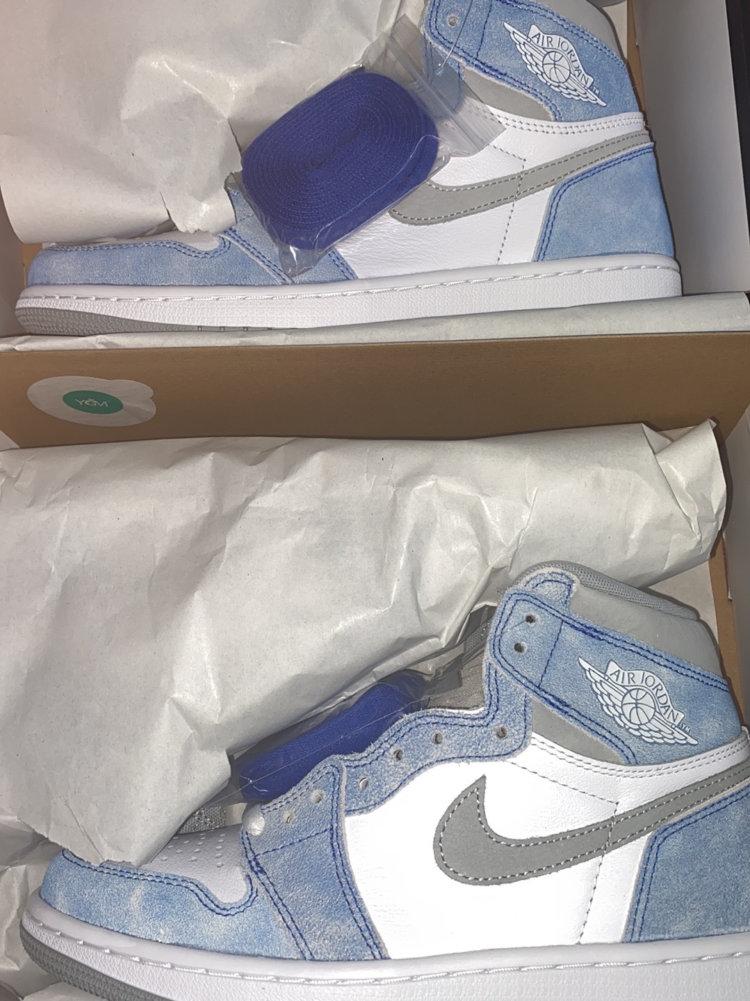 Jordan 1 Retro High OG Hyper Royal 착용 스타일