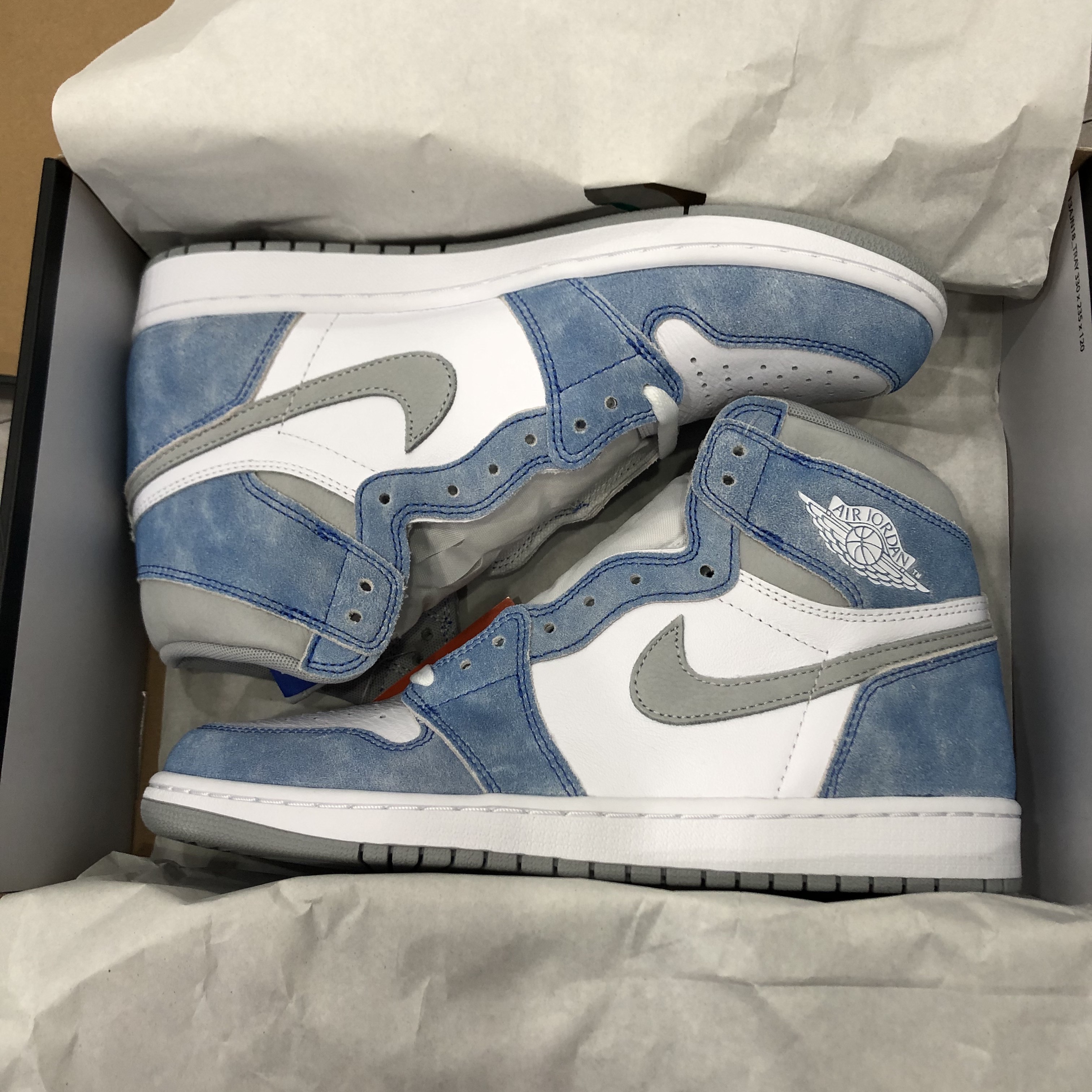 Jordan 1 Retro High OG Hyper Royal 착용 스타일 - 1